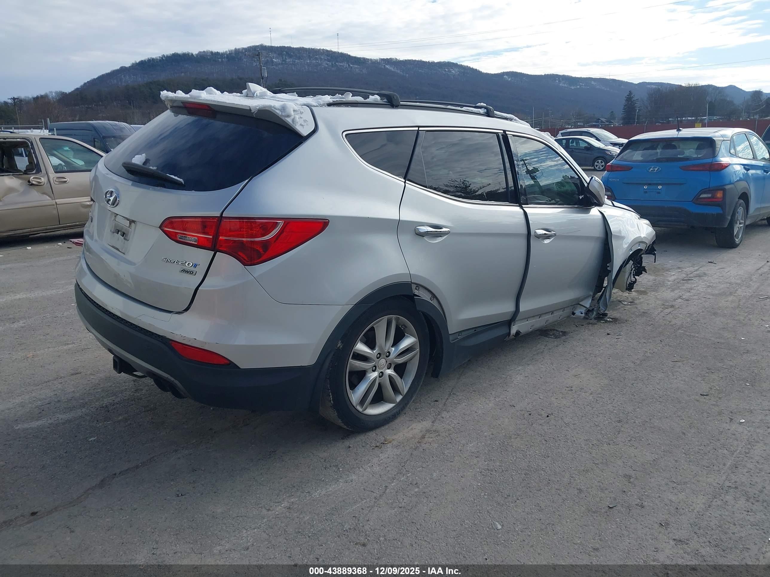 HYUNDAI SANTA image 4