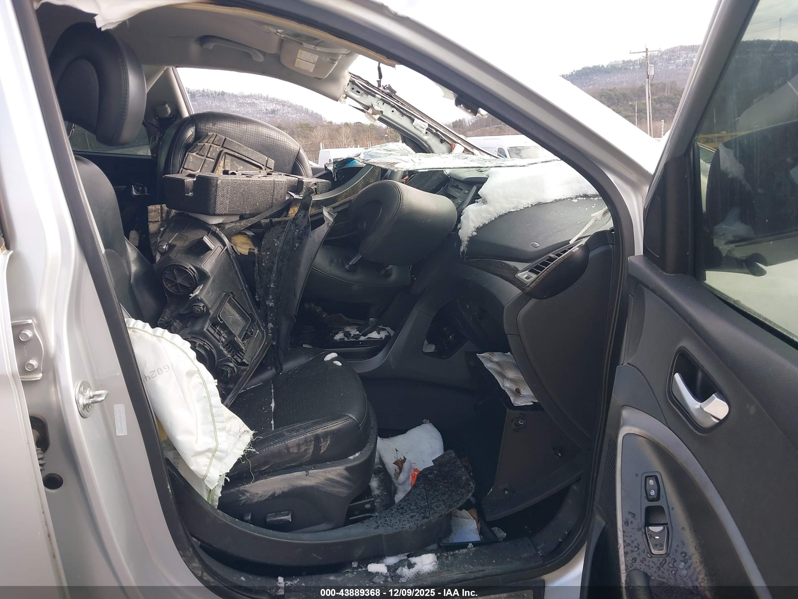 HYUNDAI SANTA image 5