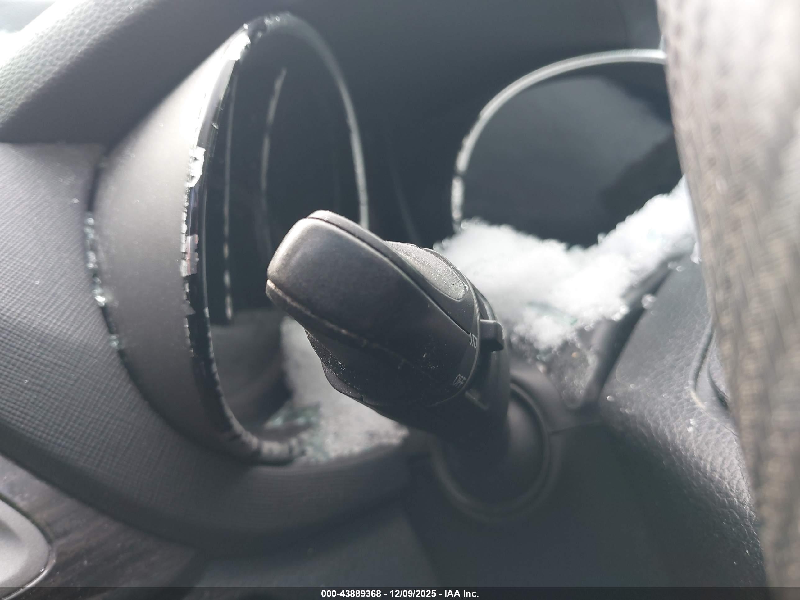 HYUNDAI SANTA image 7