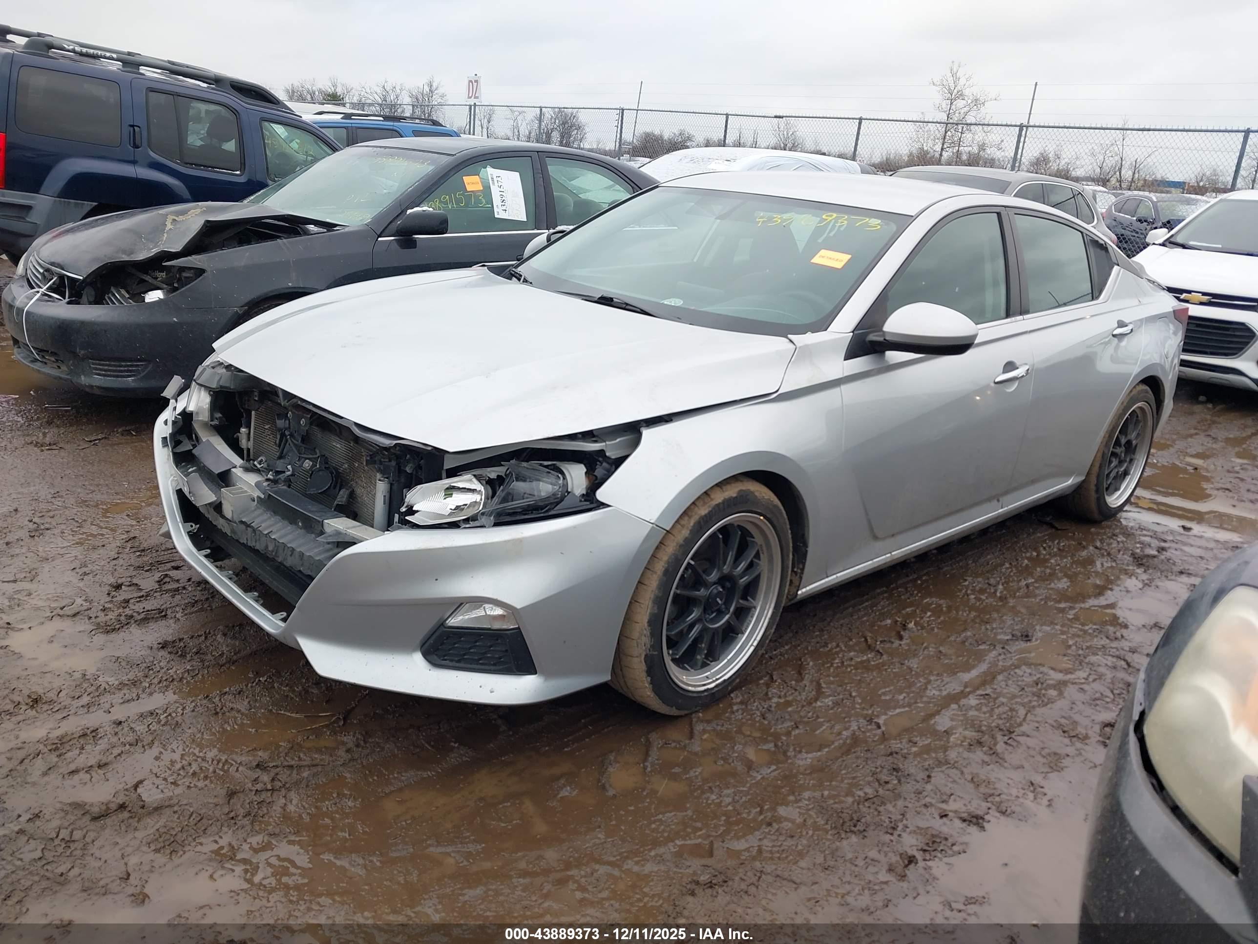 NISSAN ALTIMA image 2