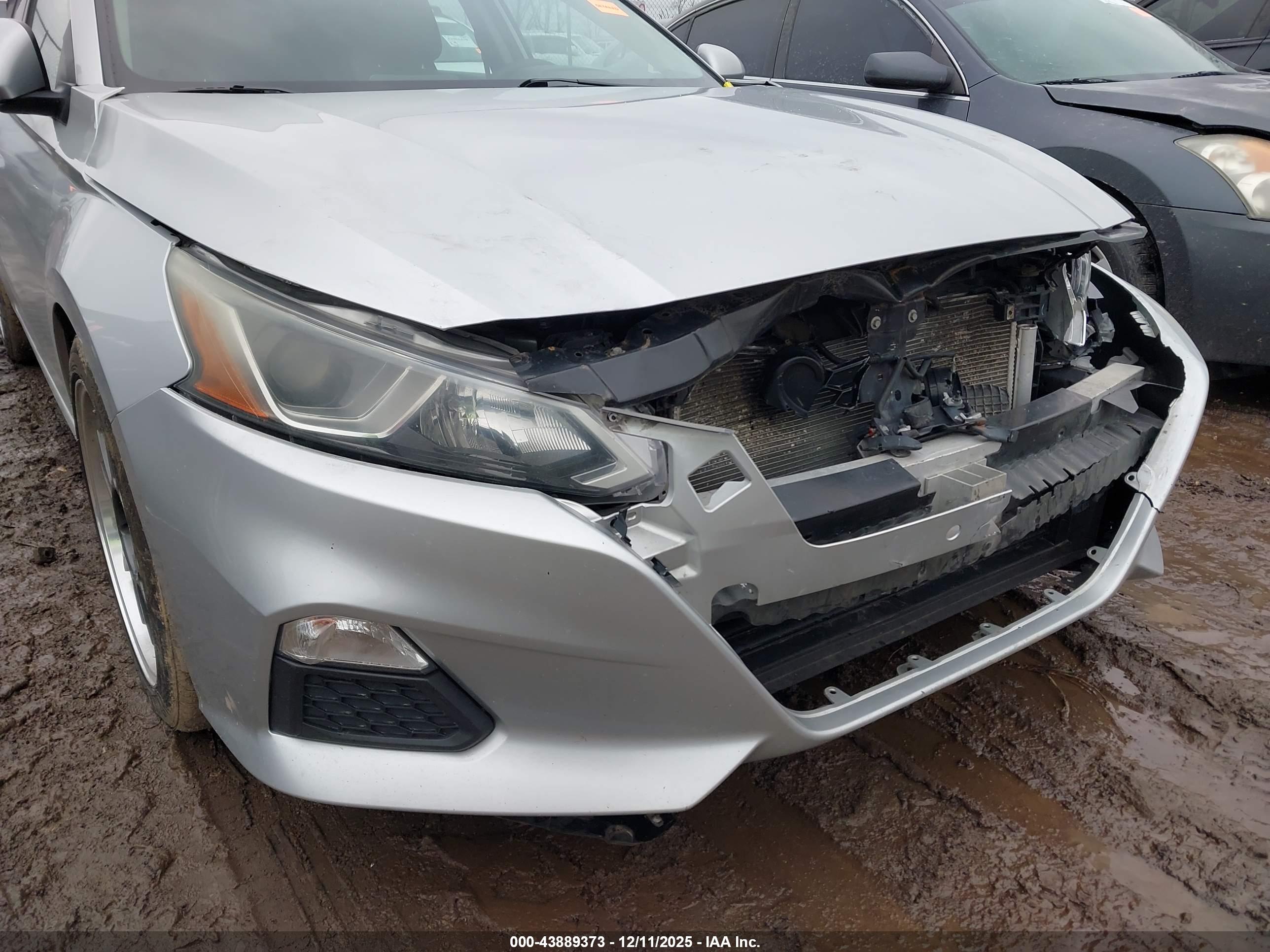 NISSAN ALTIMA image 6