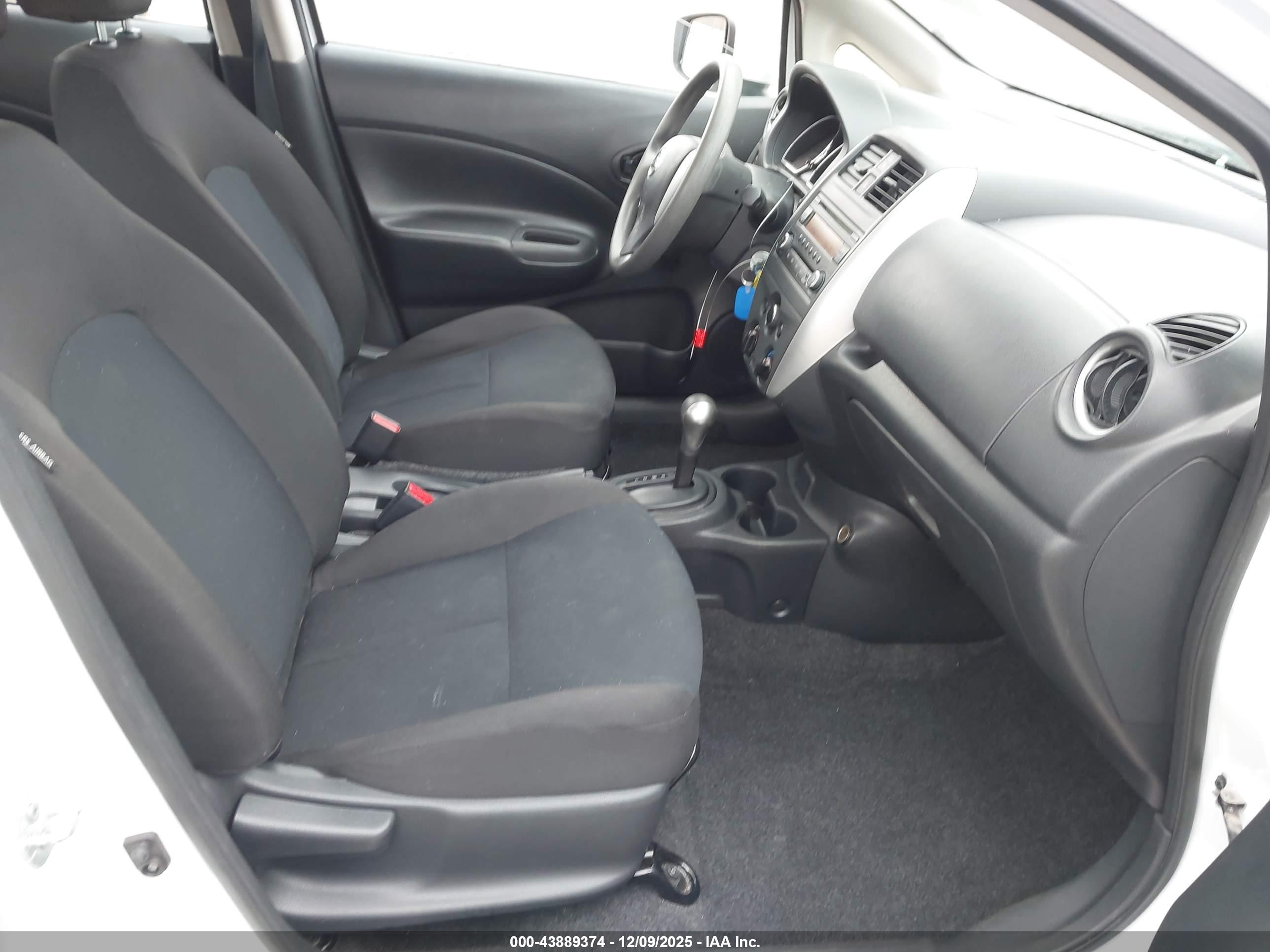 NISSAN VERSA image 5
