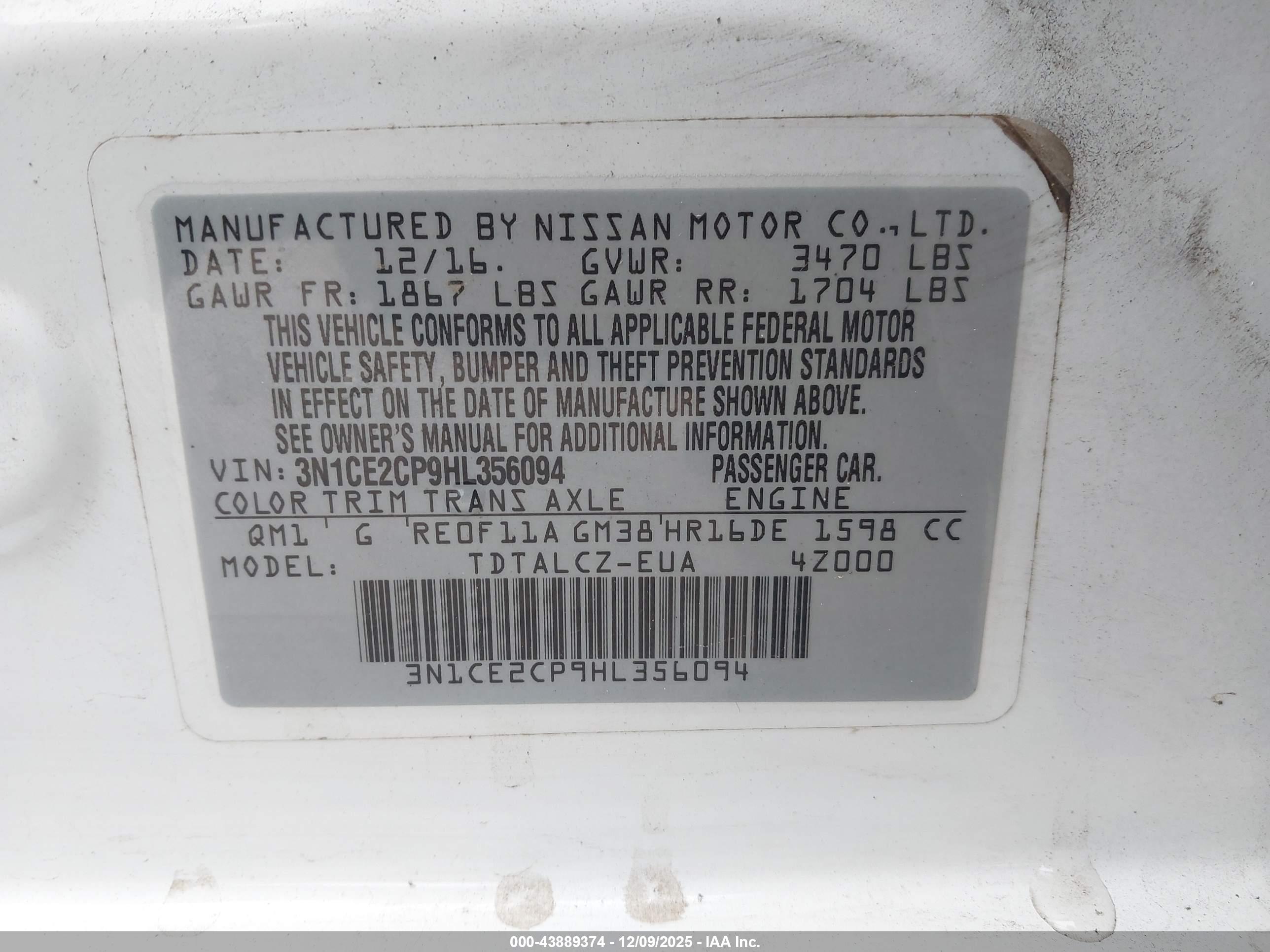 NISSAN VERSA image 9
