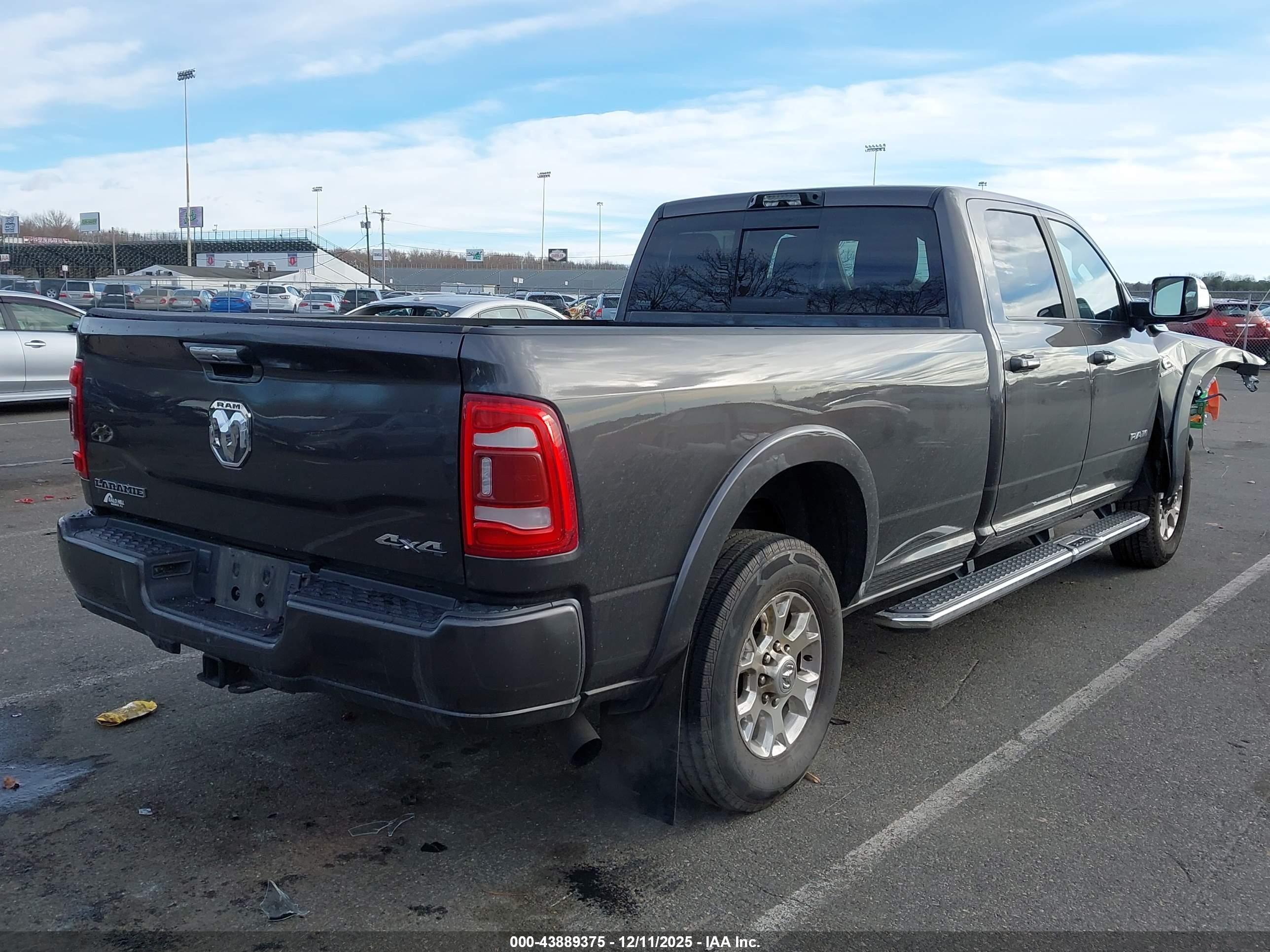 RAM 3500 image 4