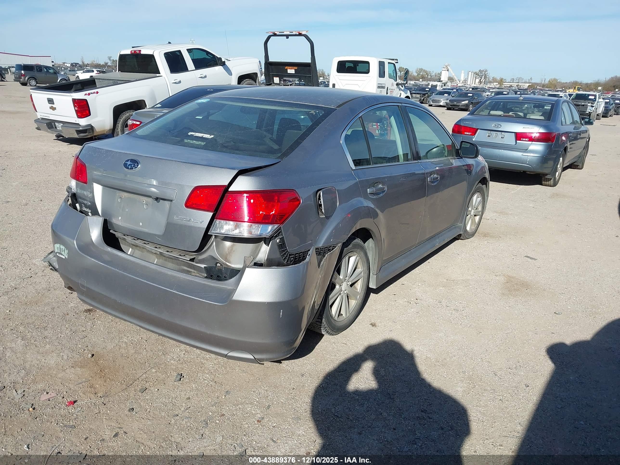 SUBARU LEGACY image 4