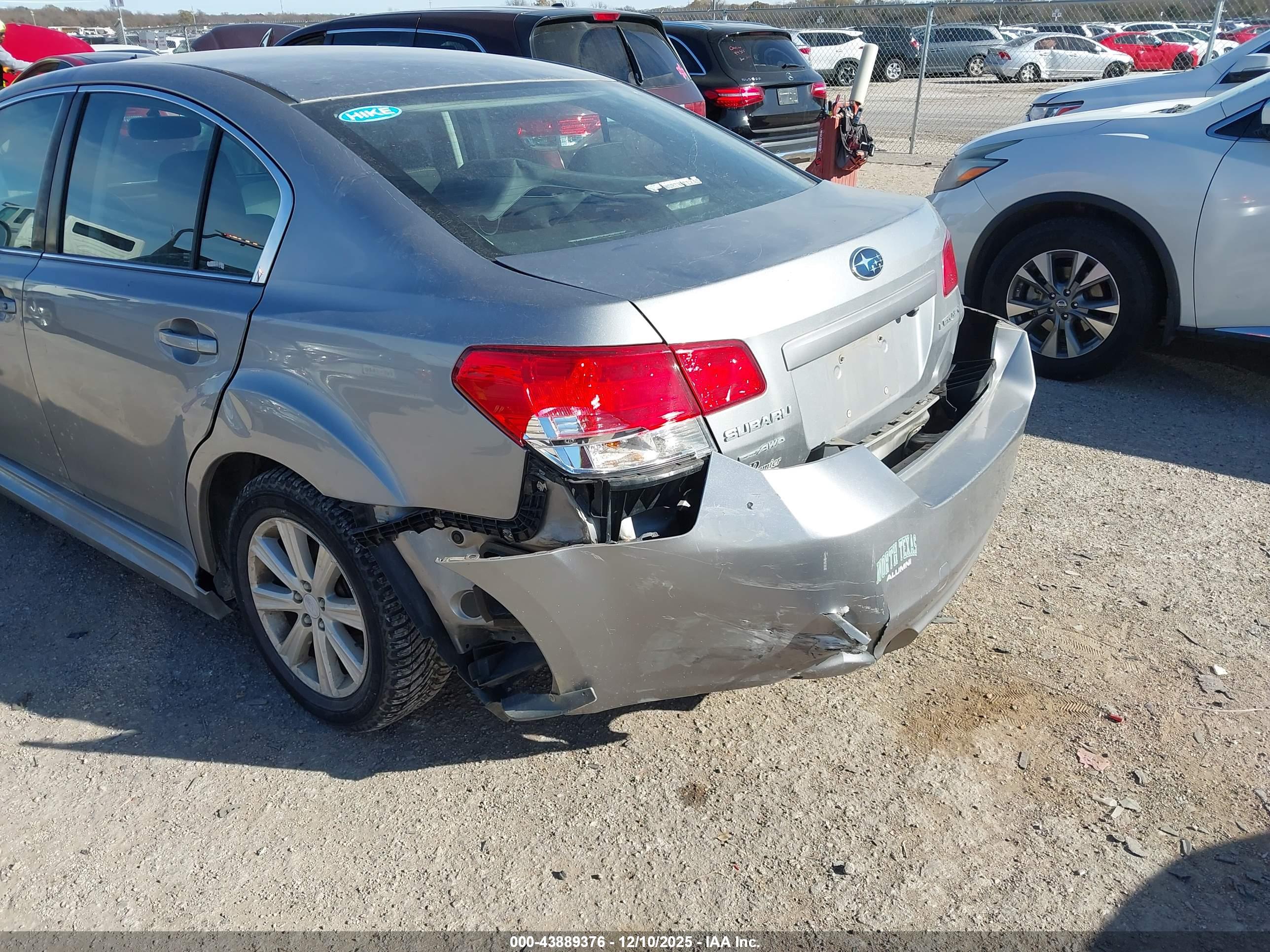 SUBARU LEGACY image 6