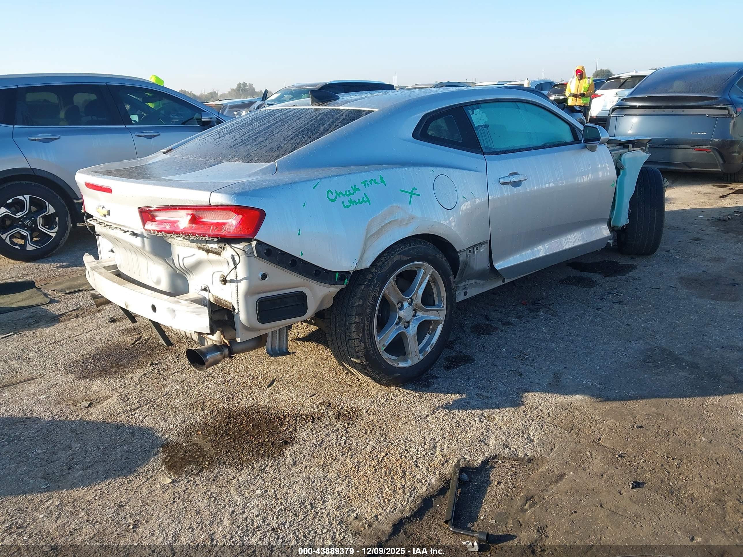 CHEVROLET CAMARO image 4