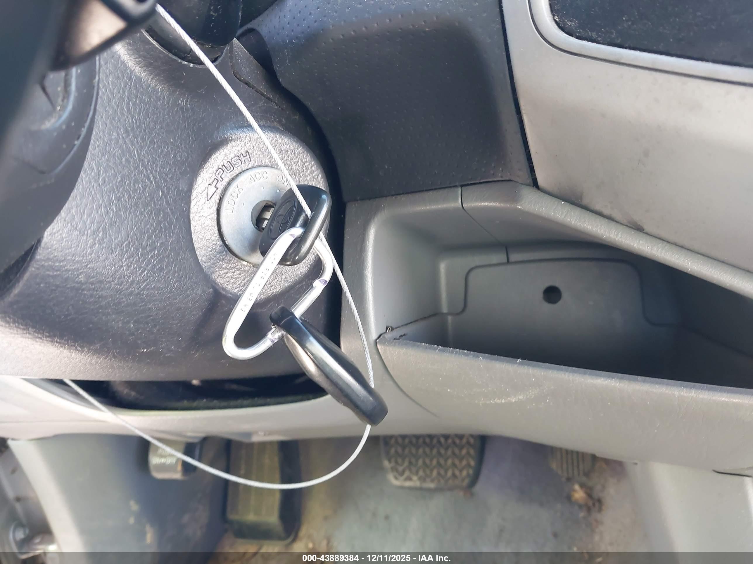 TOYOTA TACOMA image 11