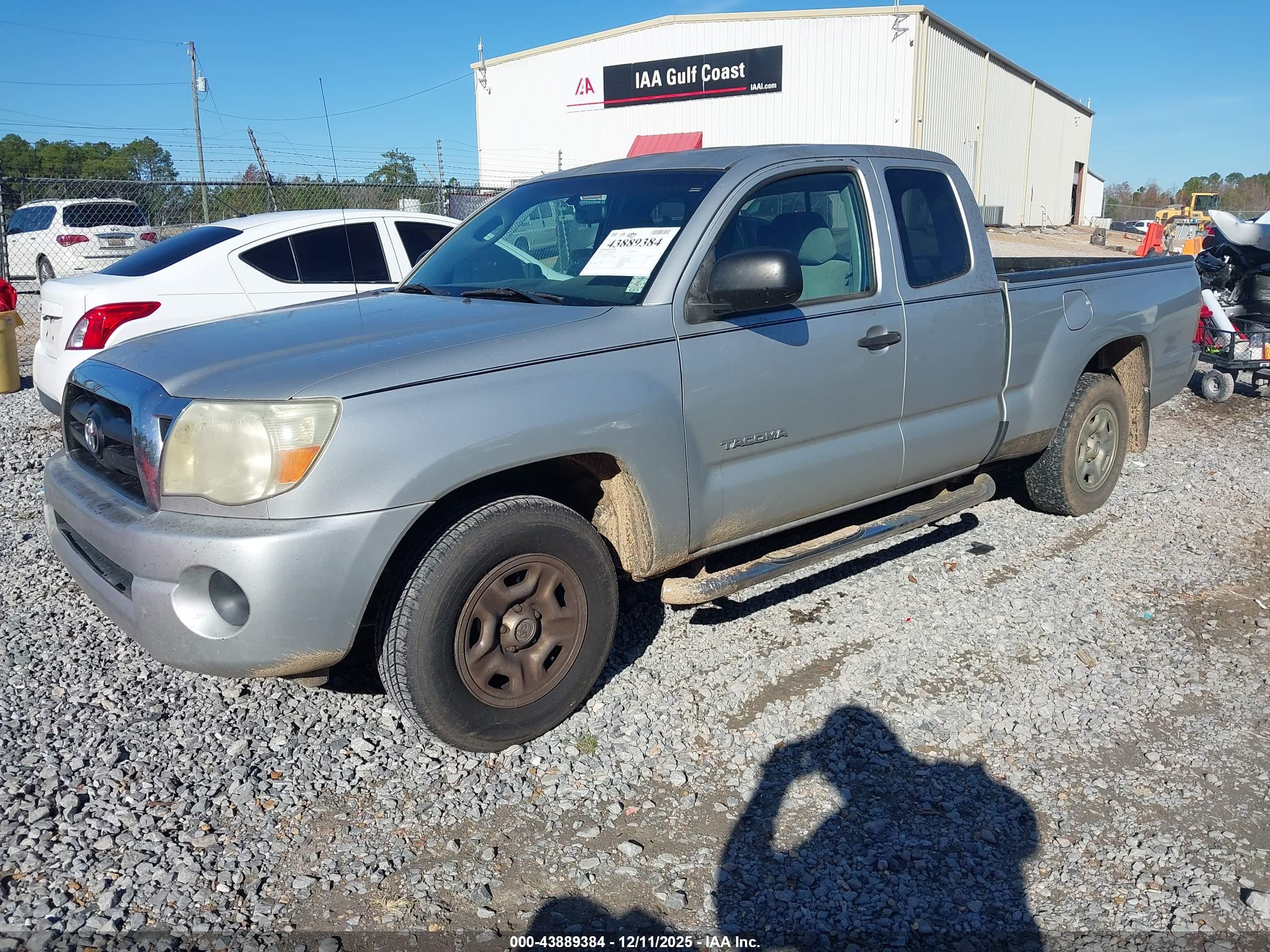 TOYOTA TACOMA image 2