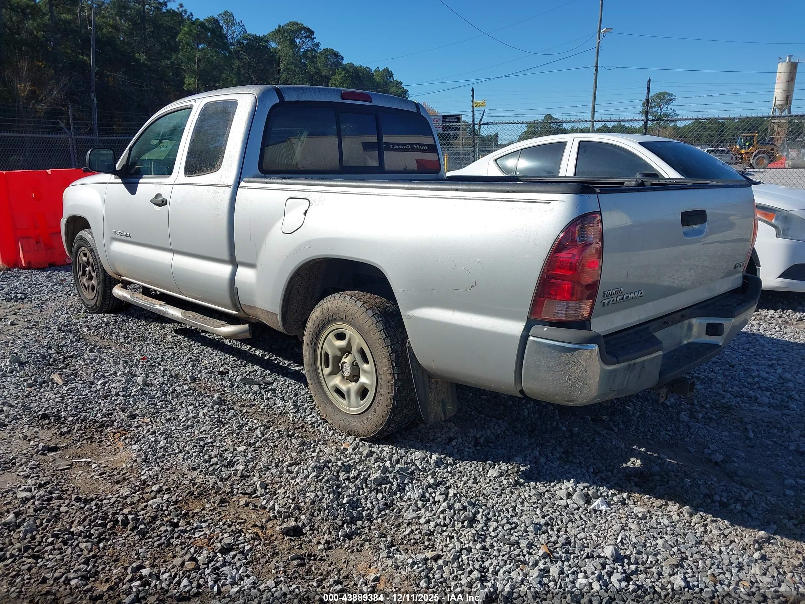 TOYOTA TACOMA image 3