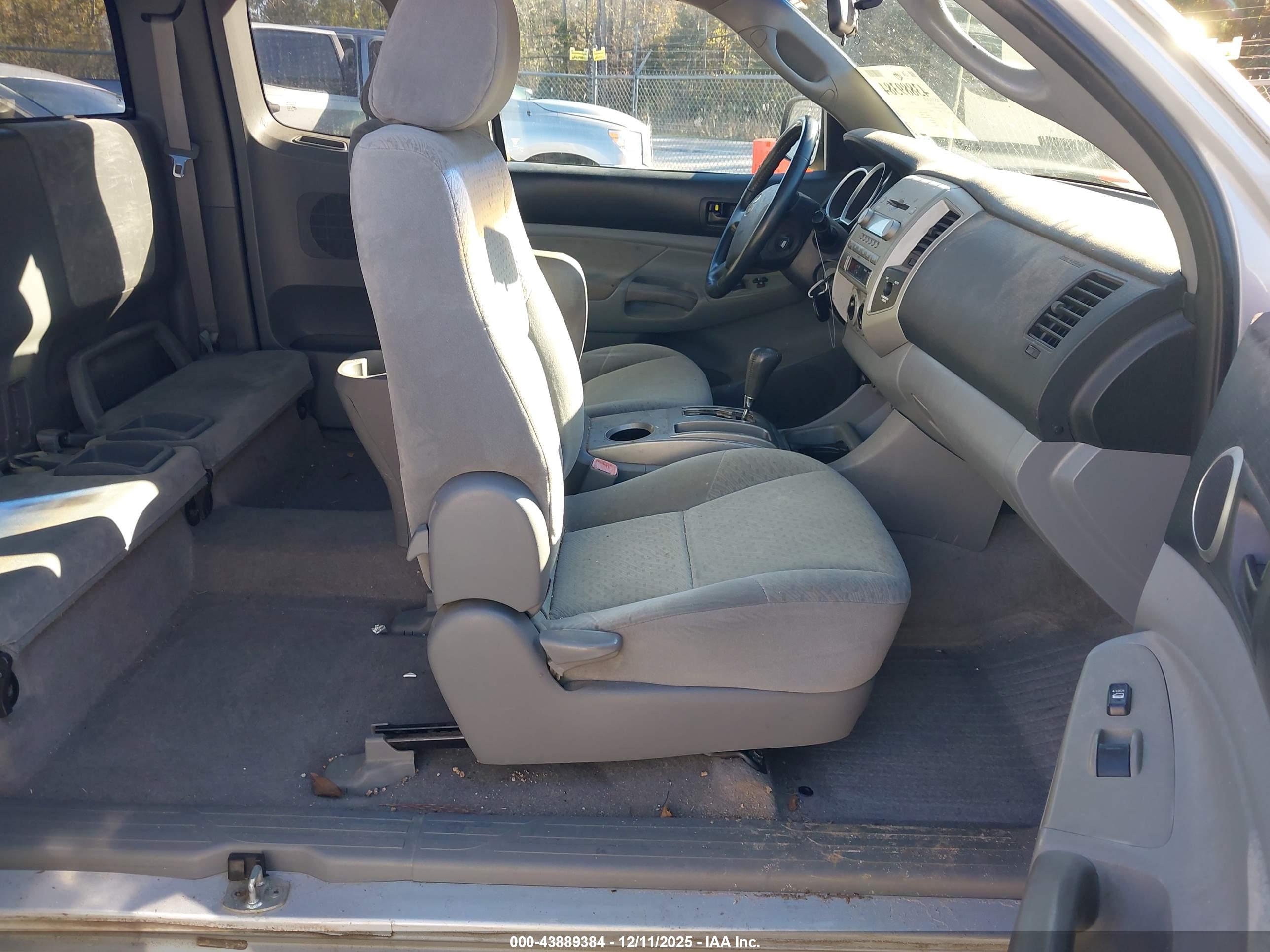TOYOTA TACOMA image 5
