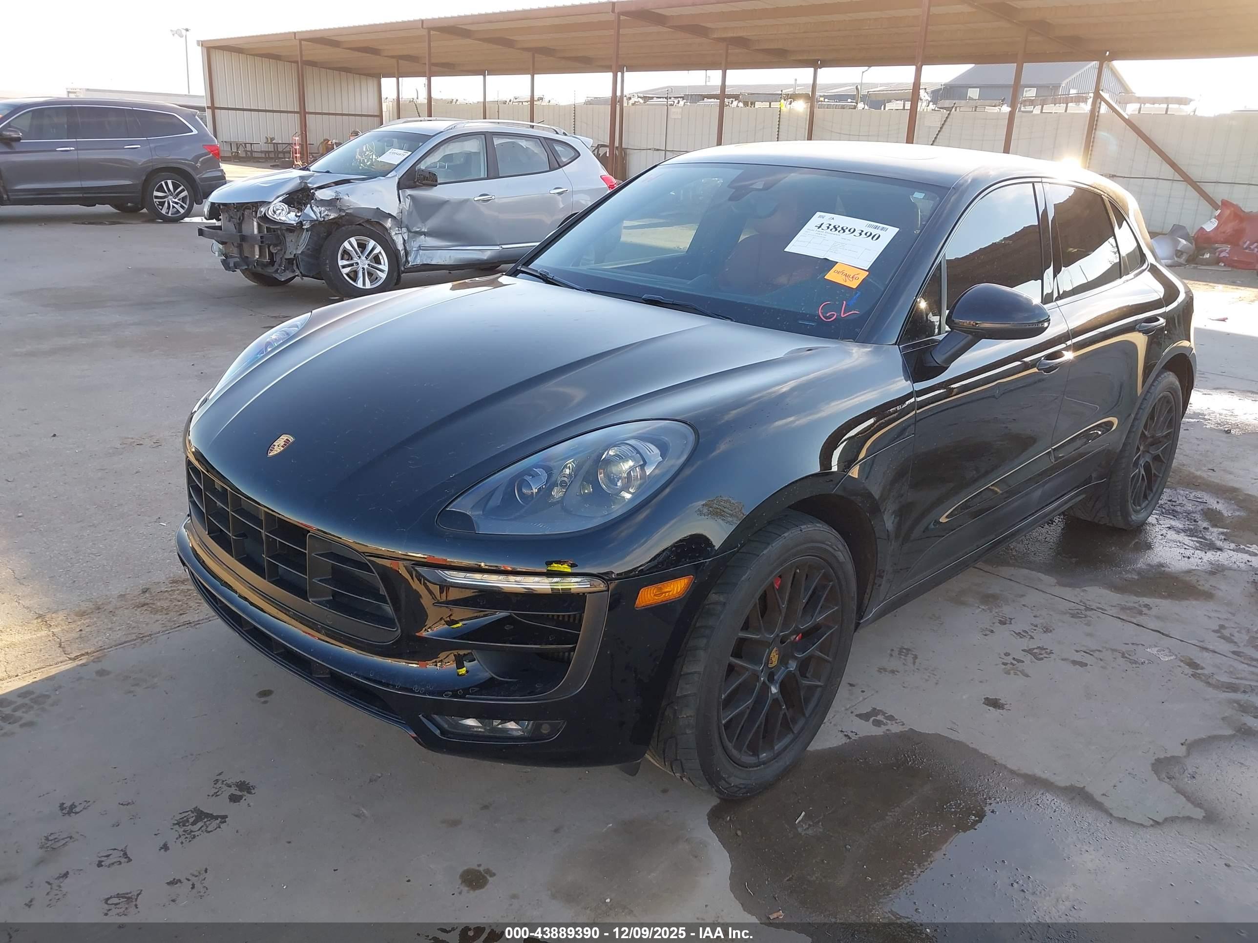 PORSCHE MACAN image 2