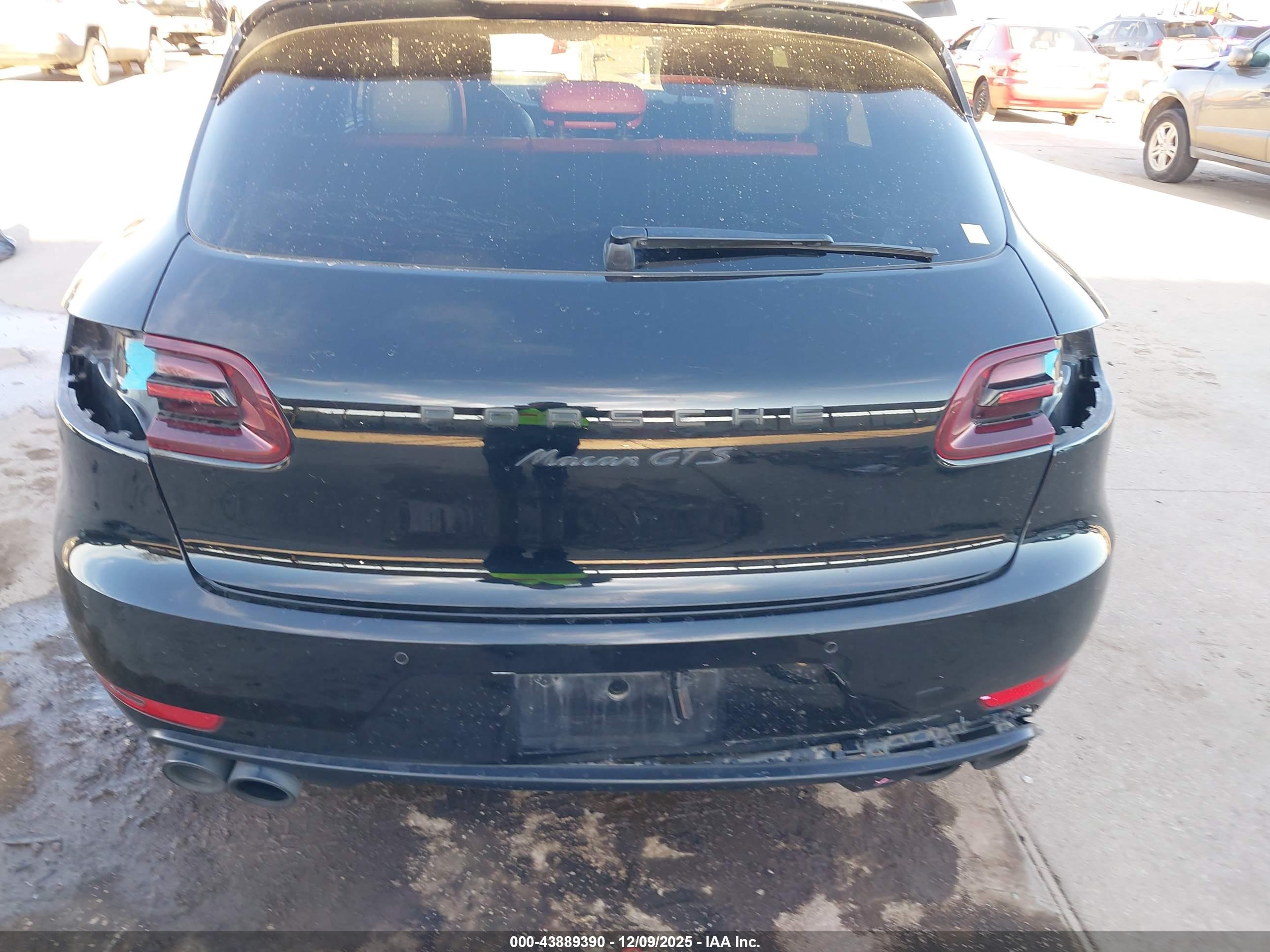 PORSCHE MACAN image 6