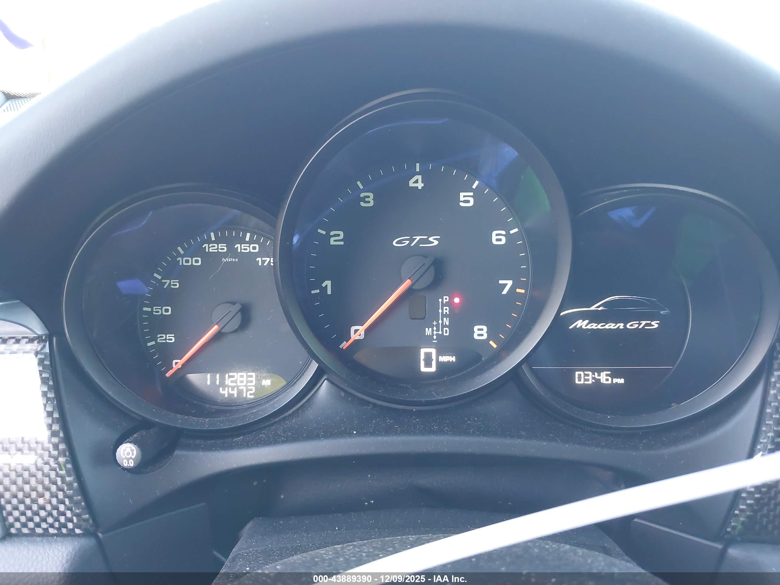 PORSCHE MACAN image 7