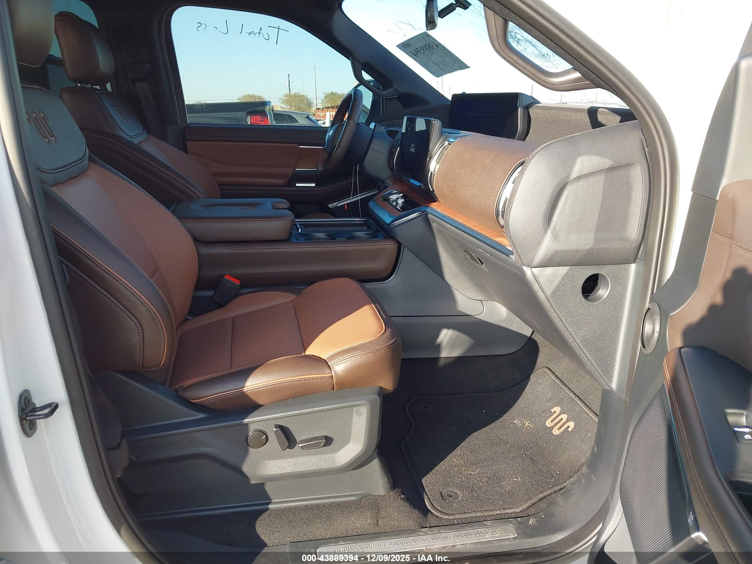 FORD EXPEDITION image 5