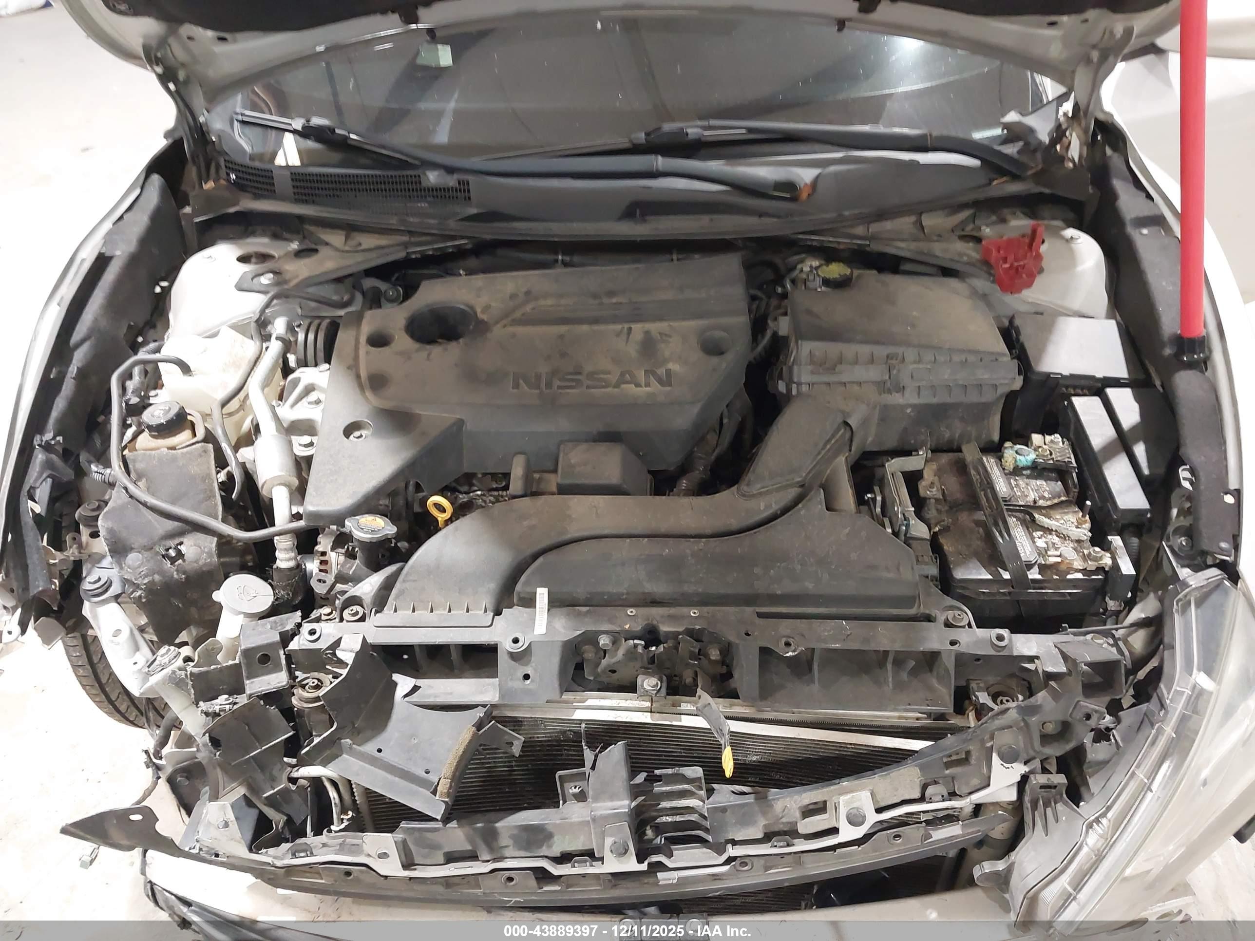 NISSAN ALTIMA image 10