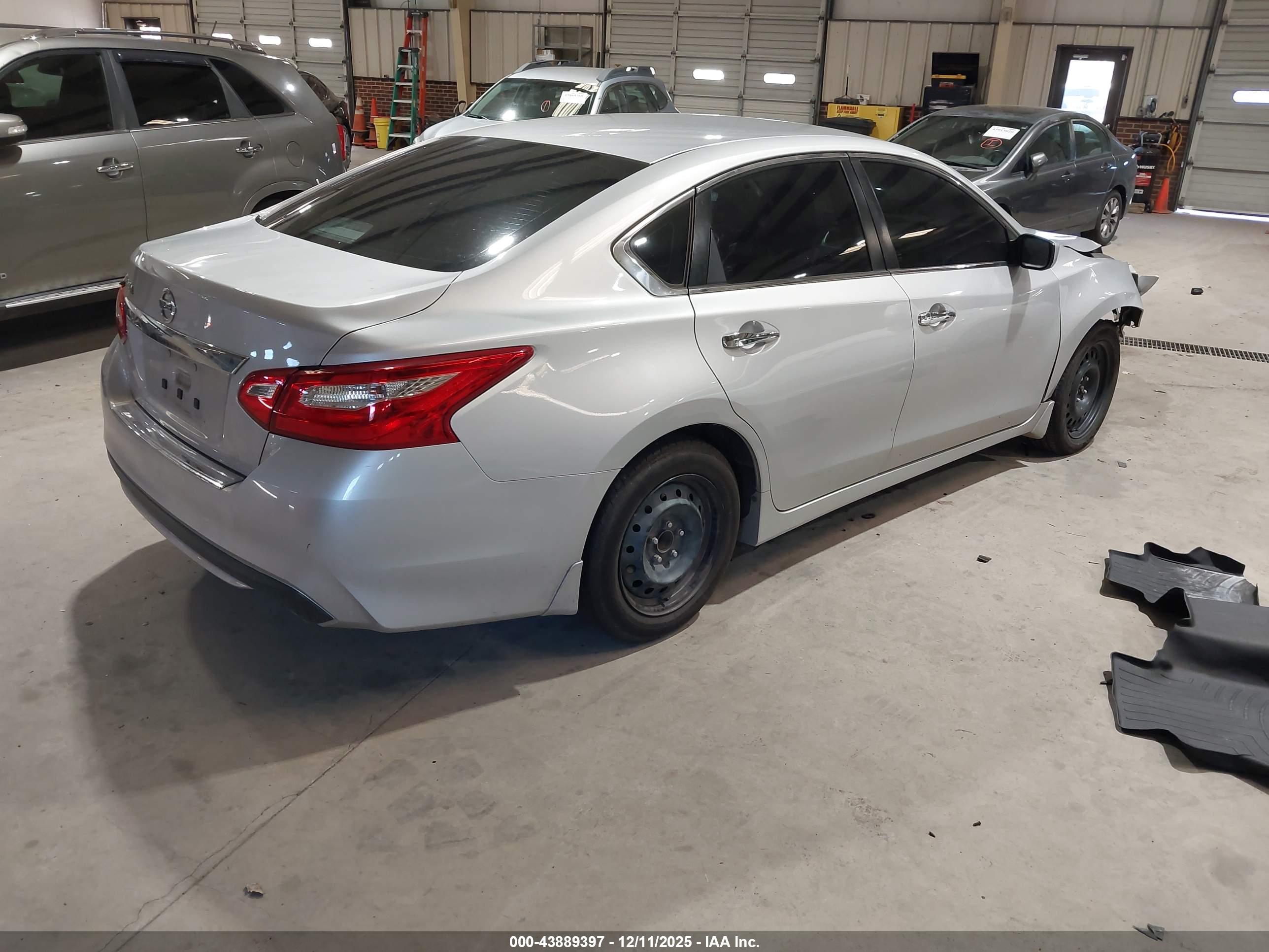 NISSAN ALTIMA image 4