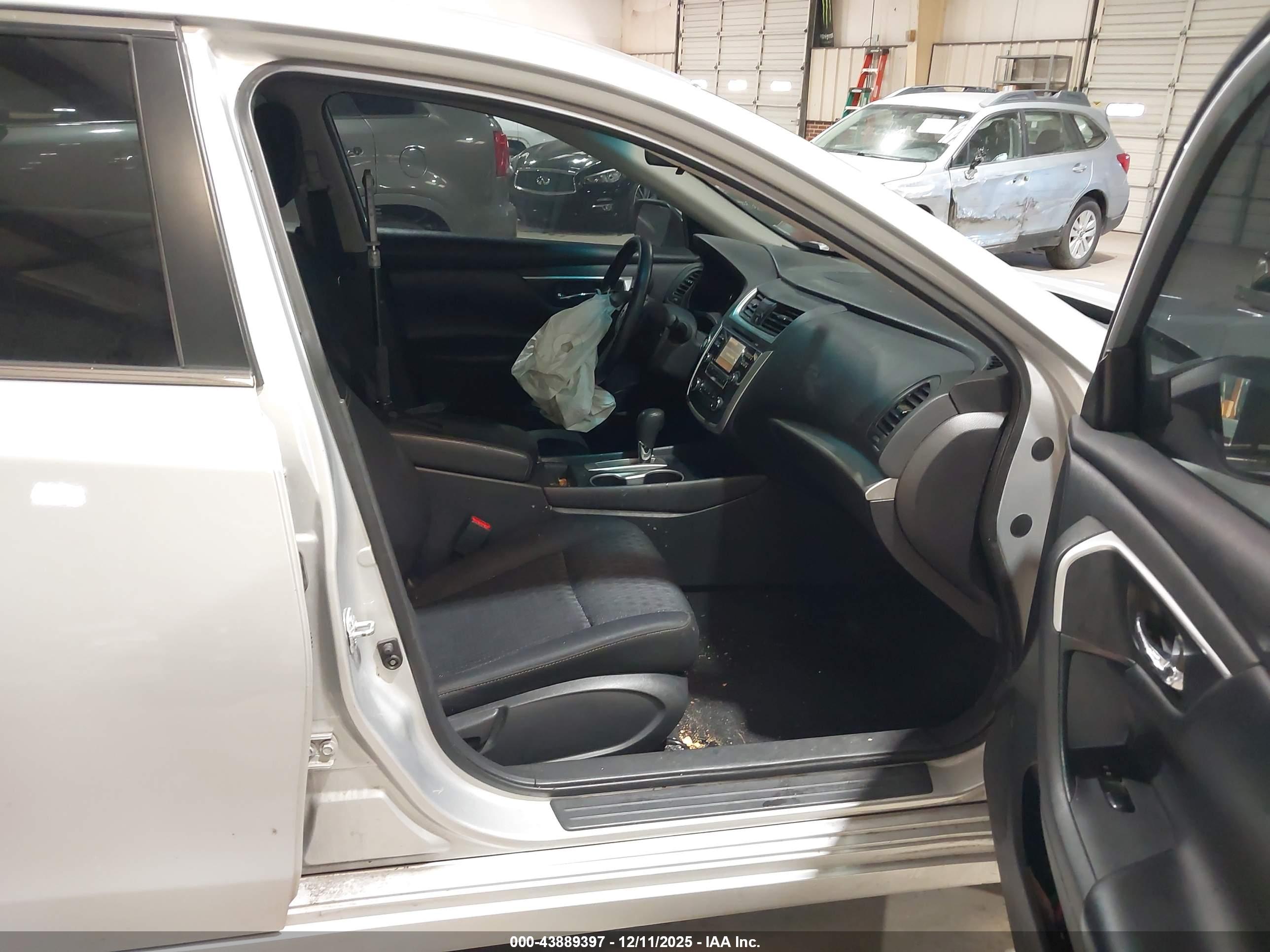 NISSAN ALTIMA image 5