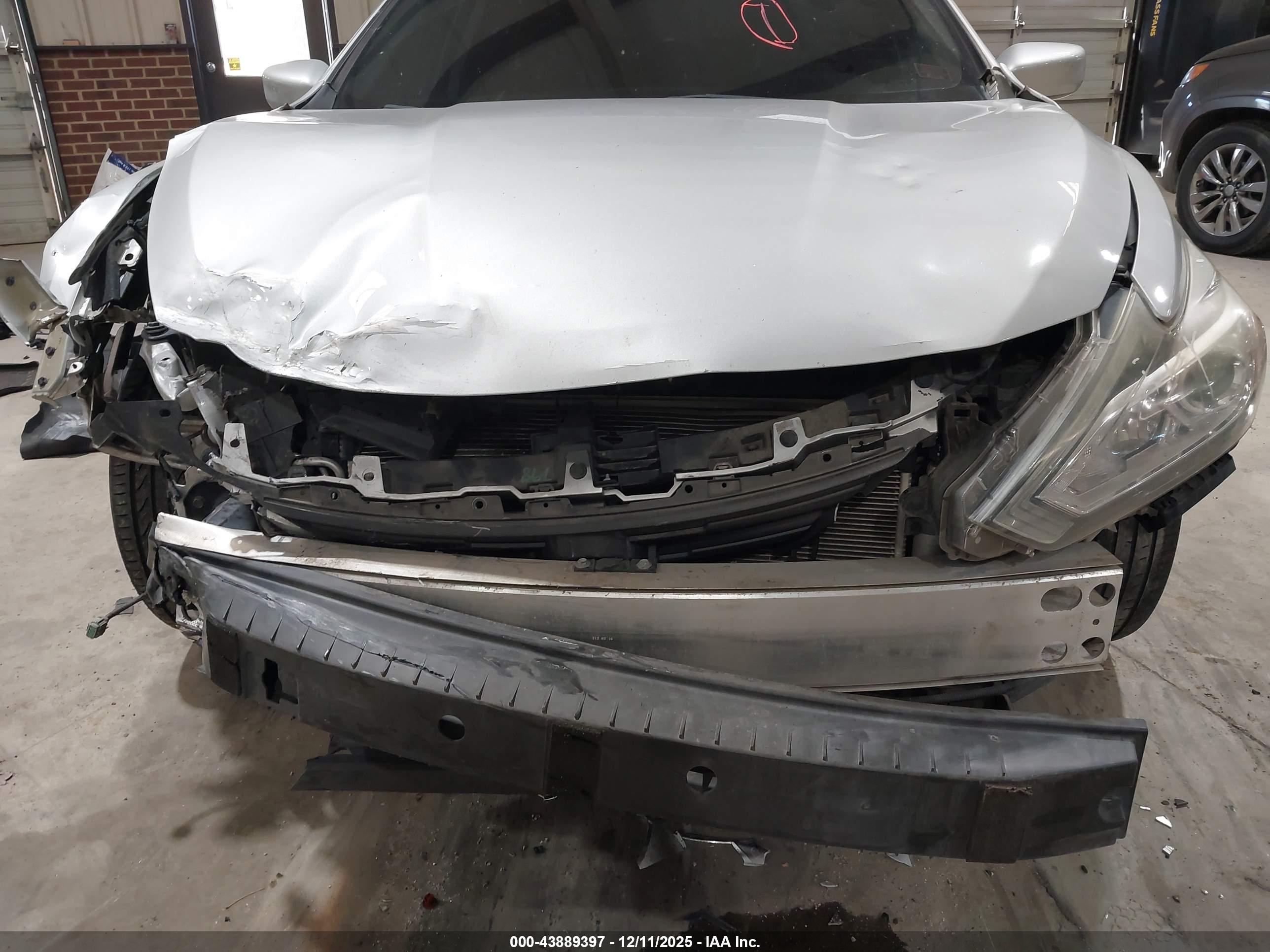 NISSAN ALTIMA image 6