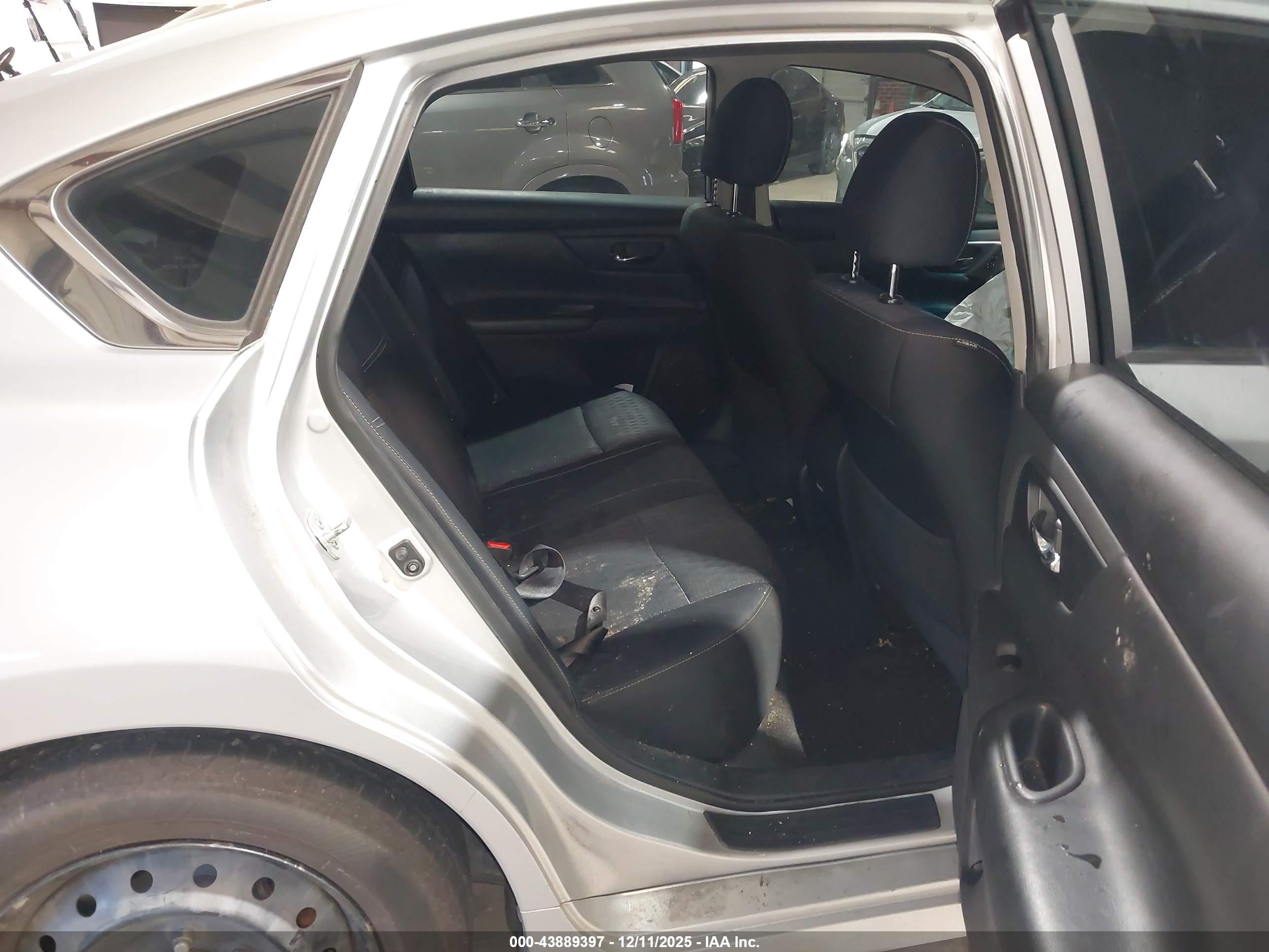 NISSAN ALTIMA image 8