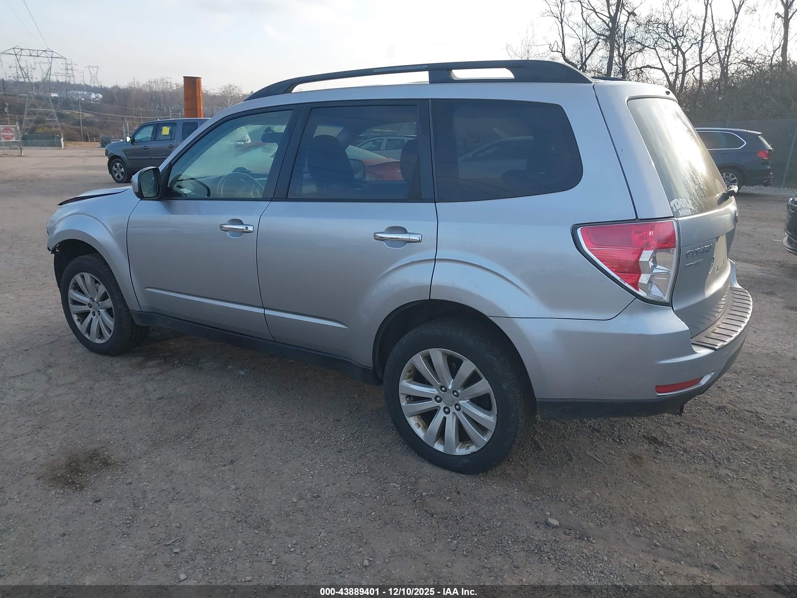 SUBARU FORESTER image 3