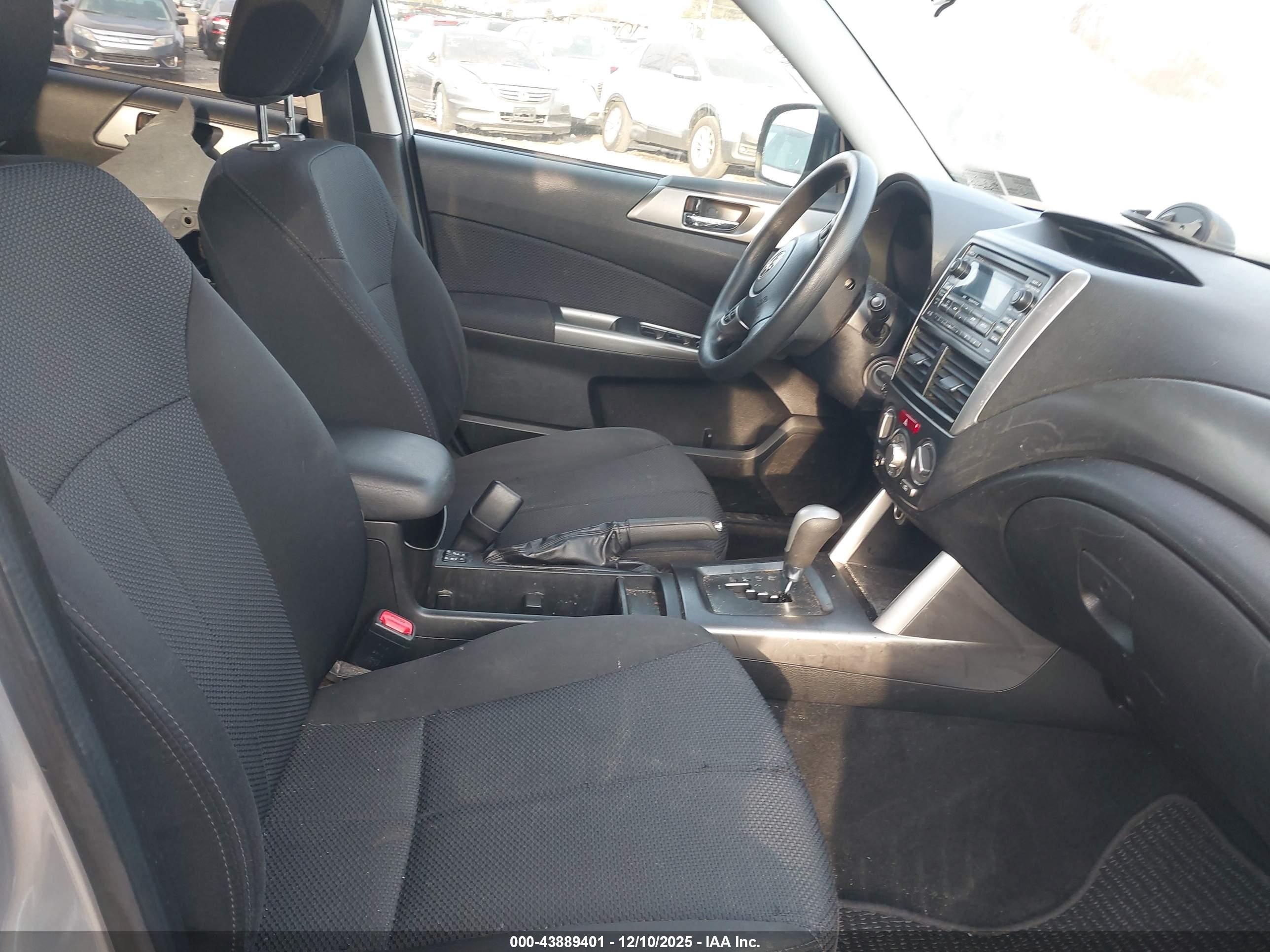 SUBARU FORESTER image 5