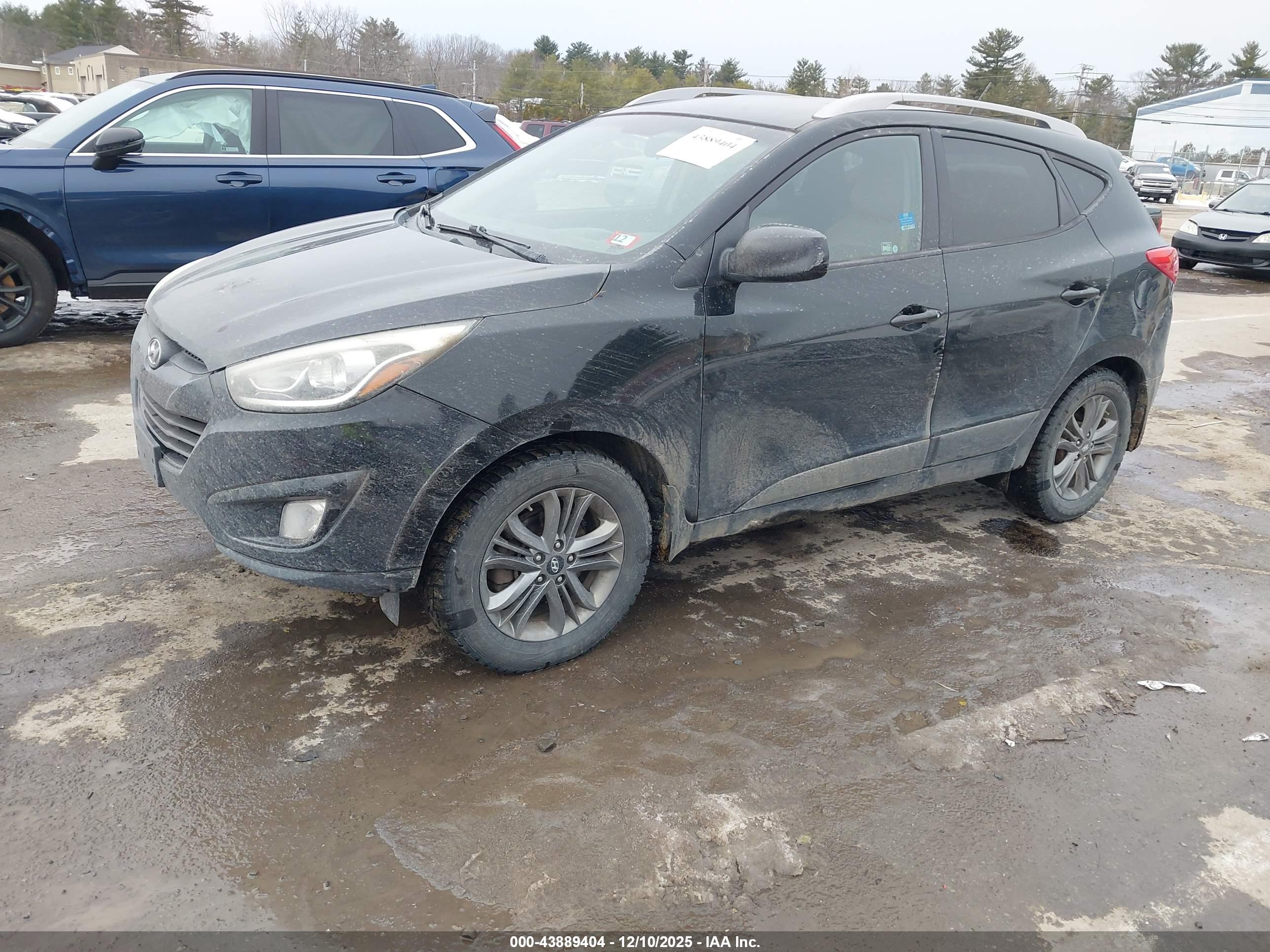 HYUNDAI TUCSON image 2