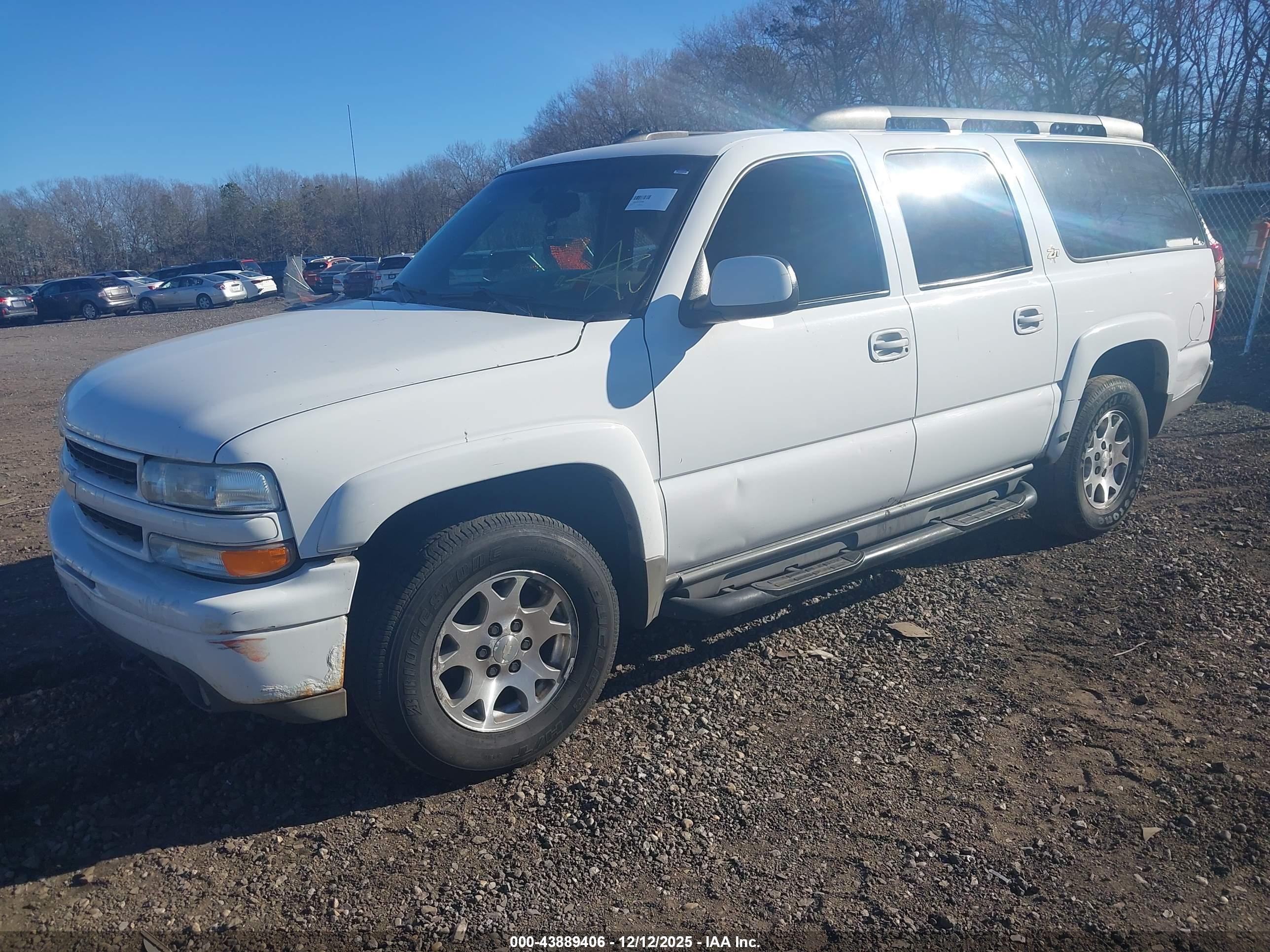 CHEVROLET SUBURBAN image 2