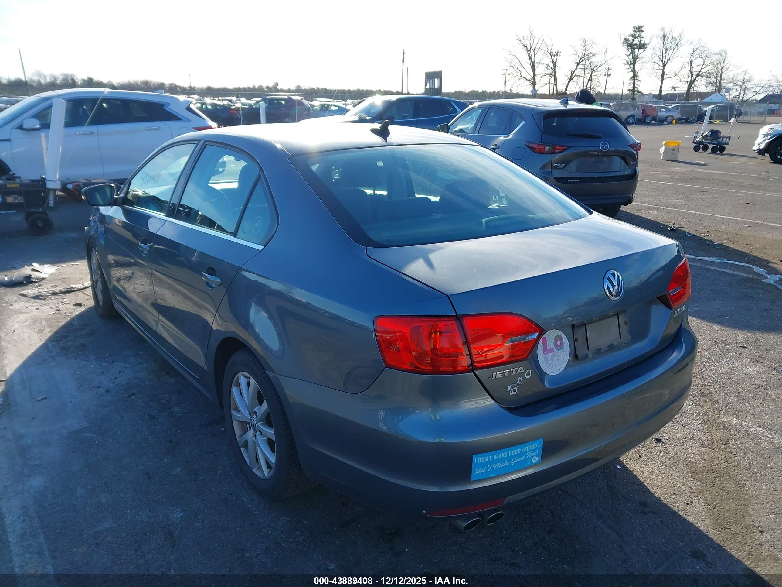 VOLKSWAGEN JETTA image 3