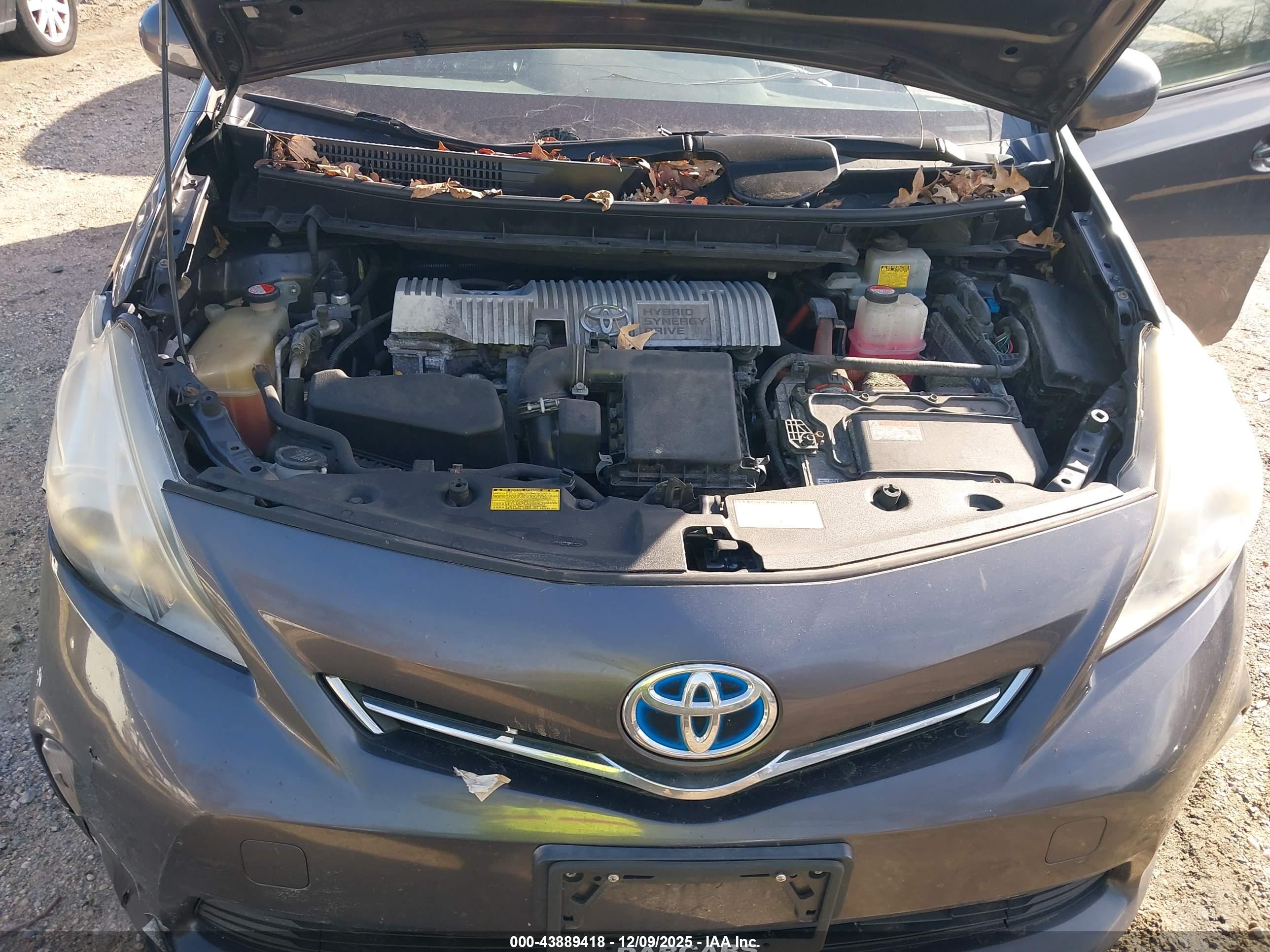 TOYOTA PRIUS image 10