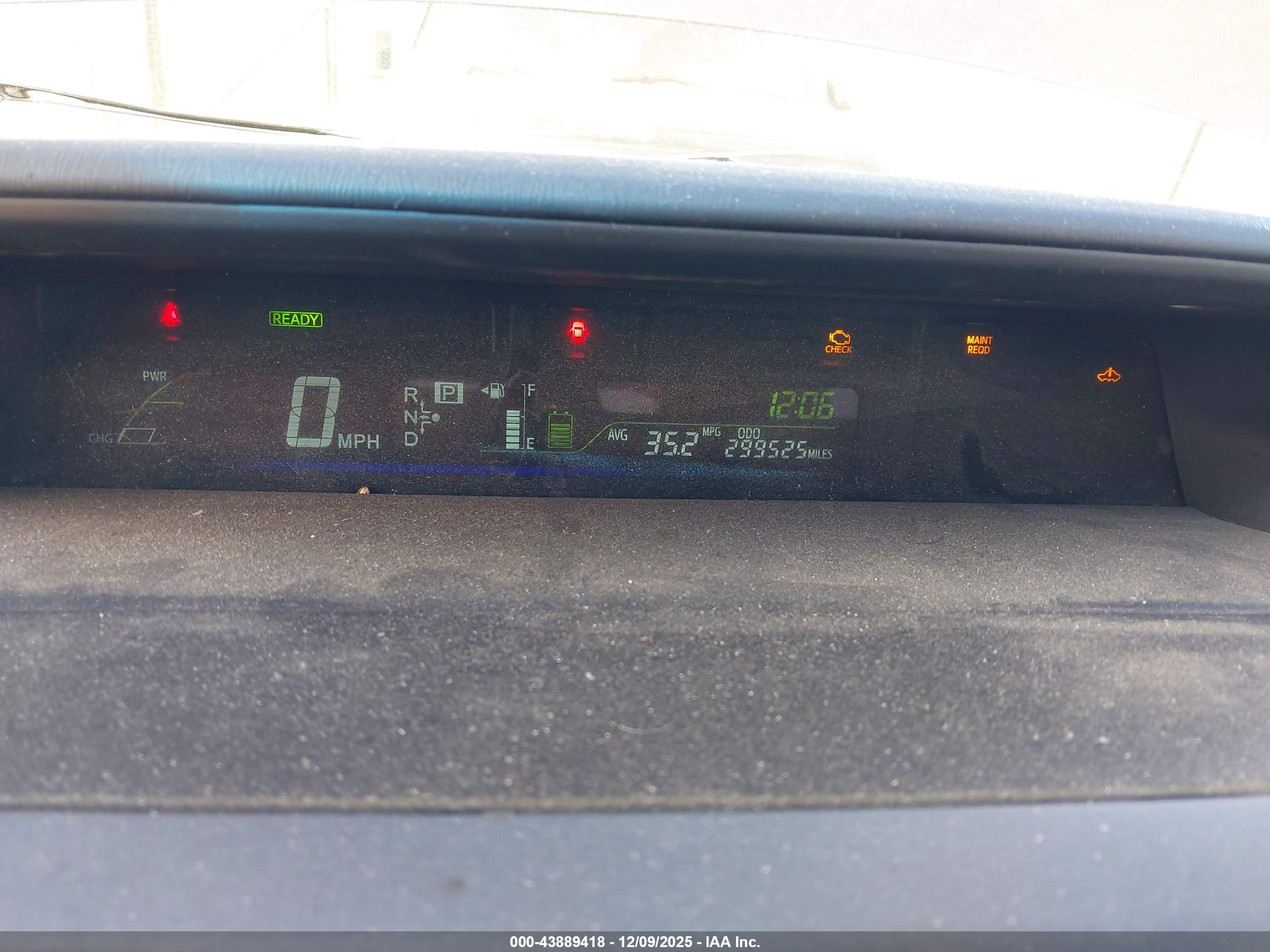 TOYOTA PRIUS image 7