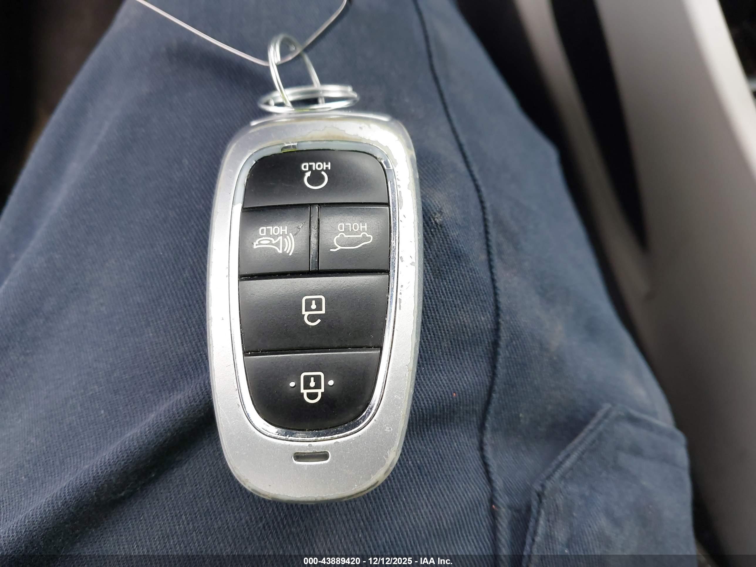 HYUNDAI TUCSON image 11