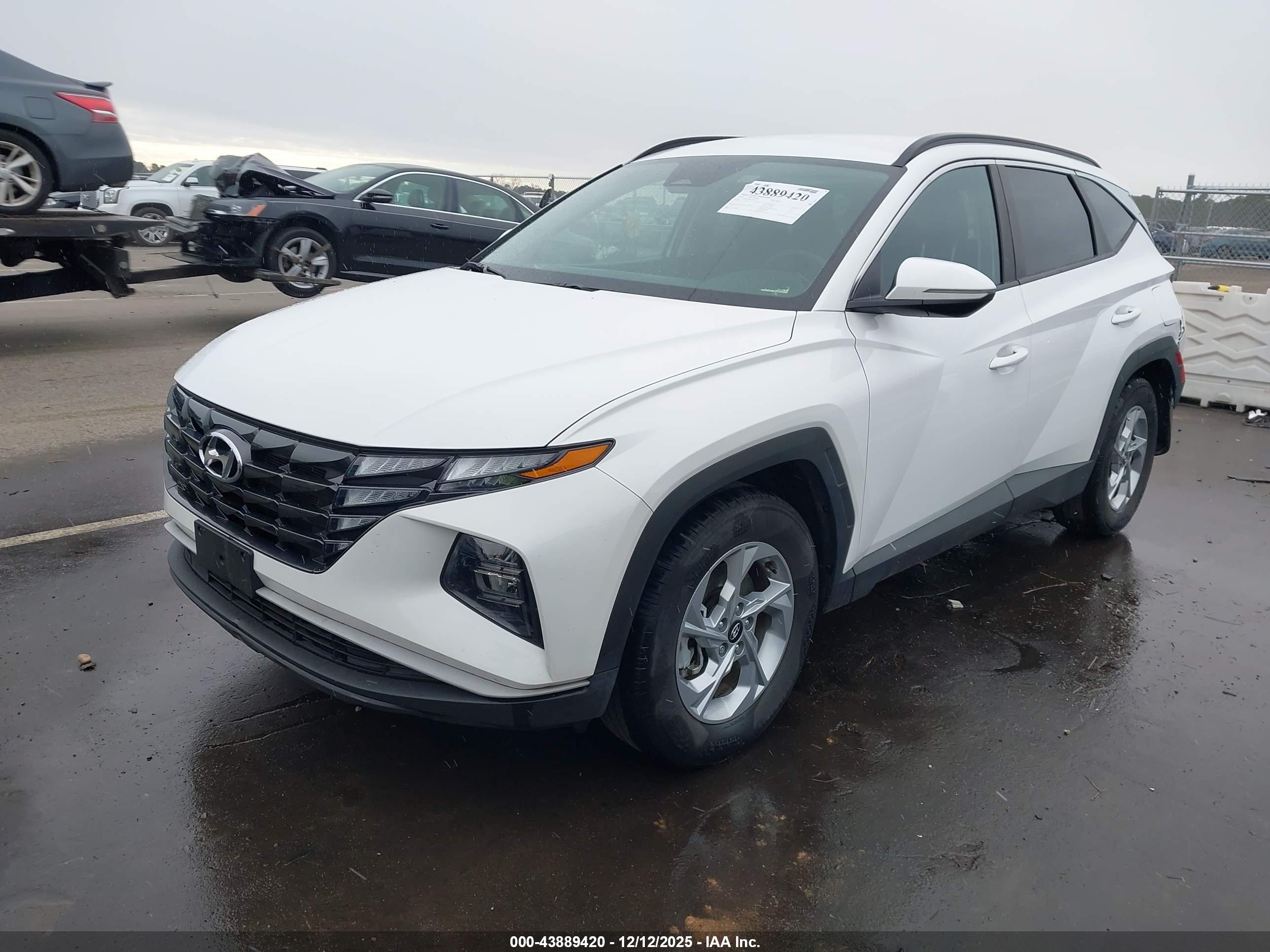 HYUNDAI TUCSON image 2