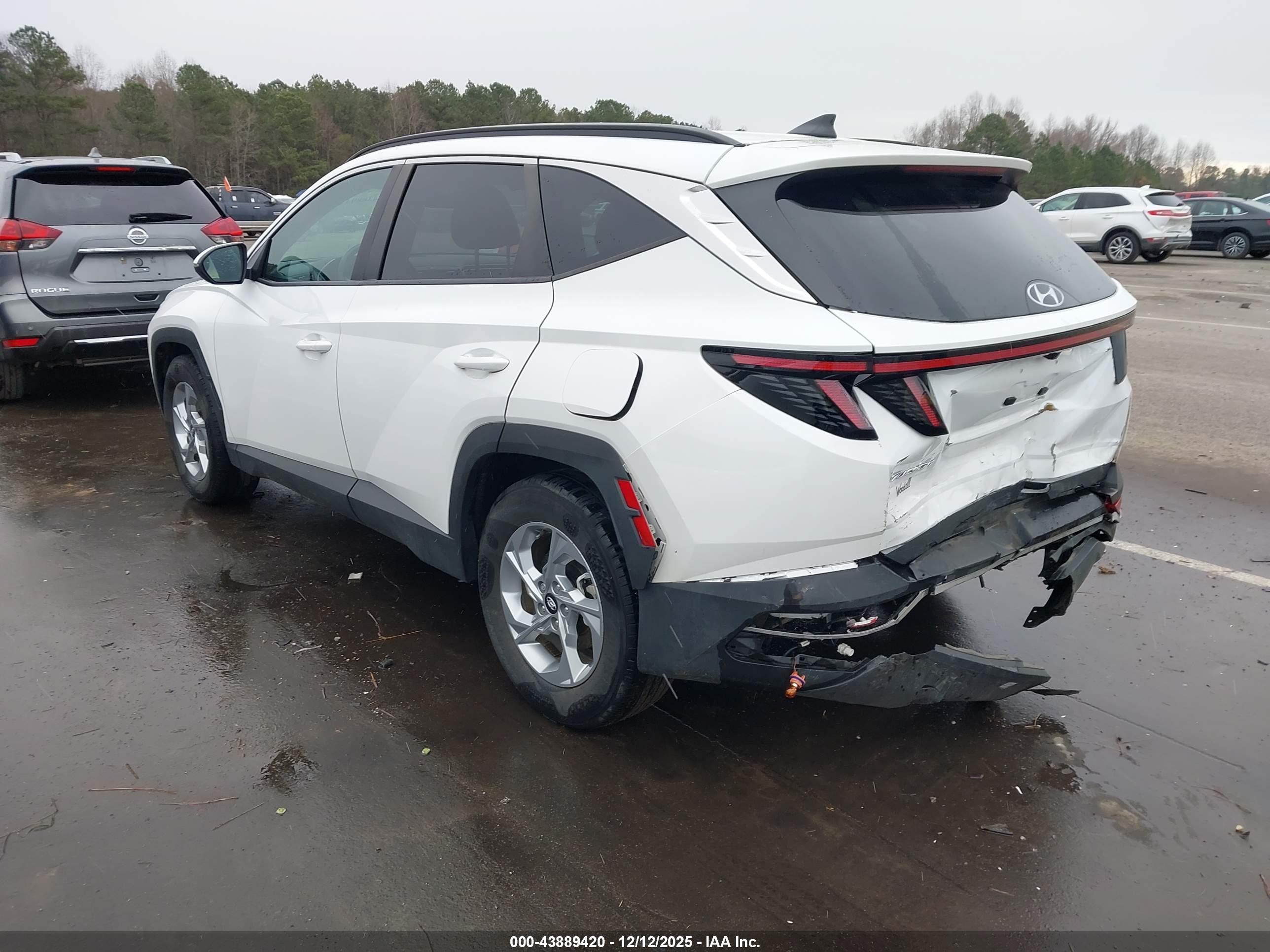 HYUNDAI TUCSON image 3