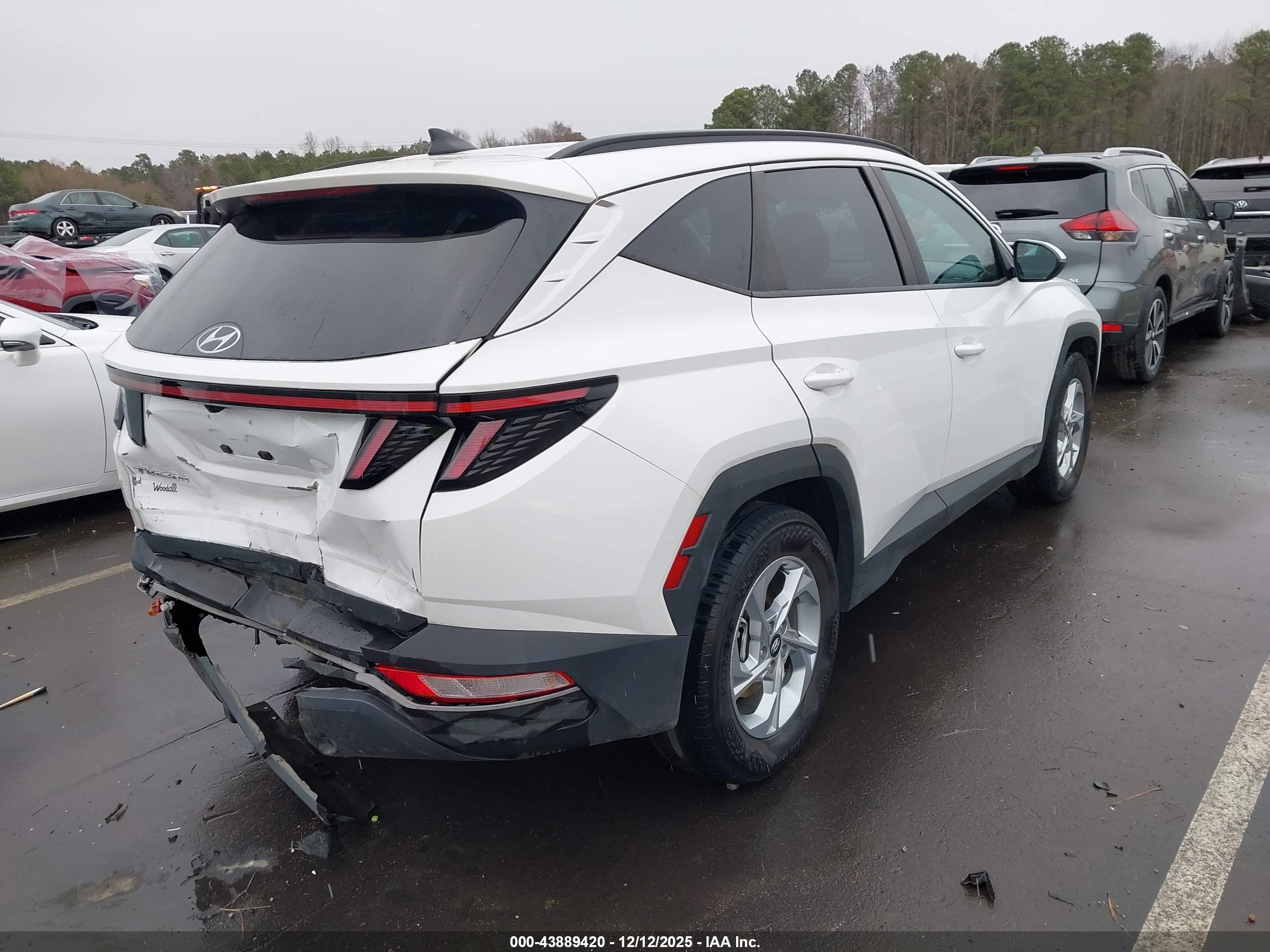 HYUNDAI TUCSON image 4