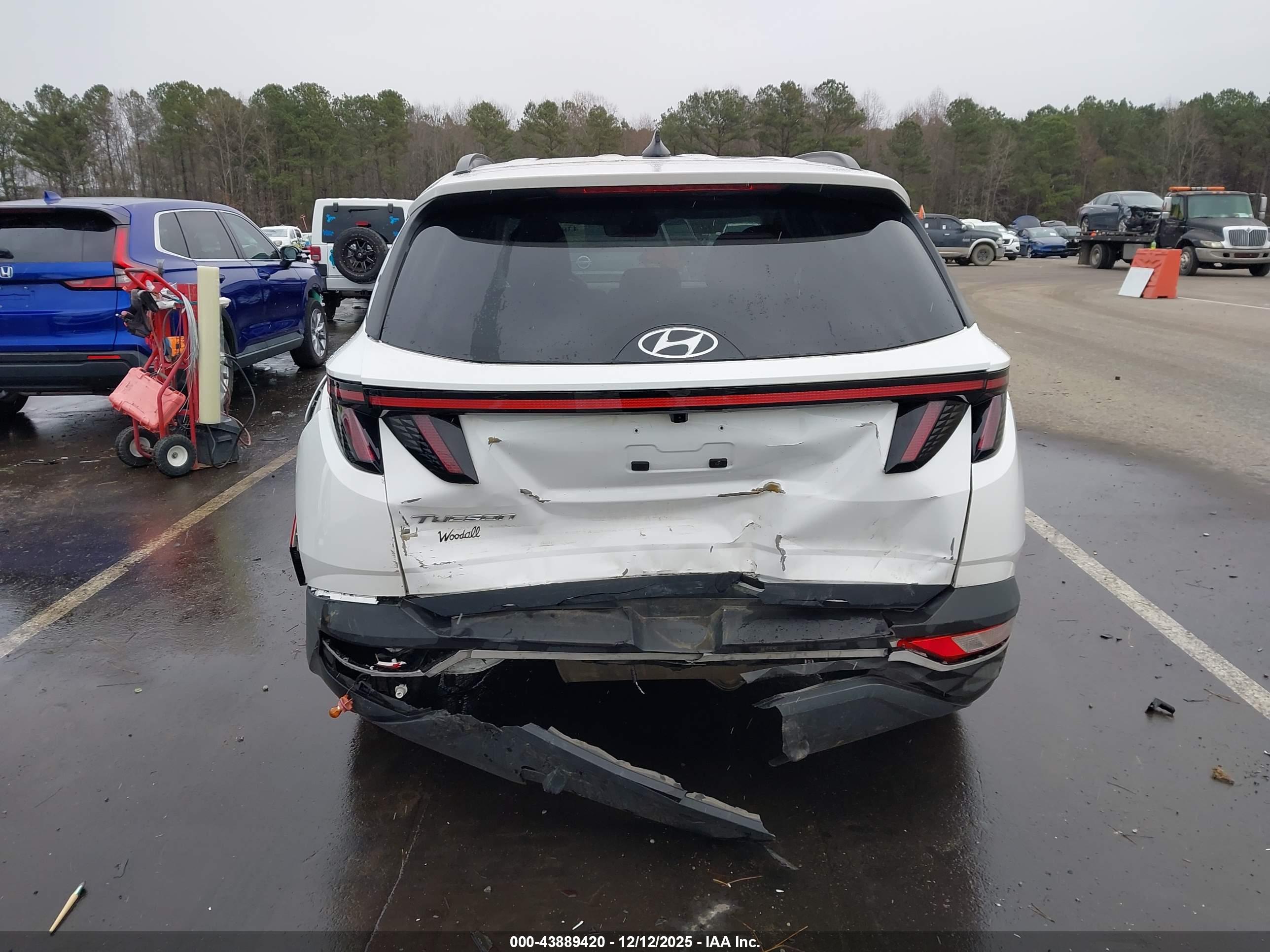 HYUNDAI TUCSON image 6