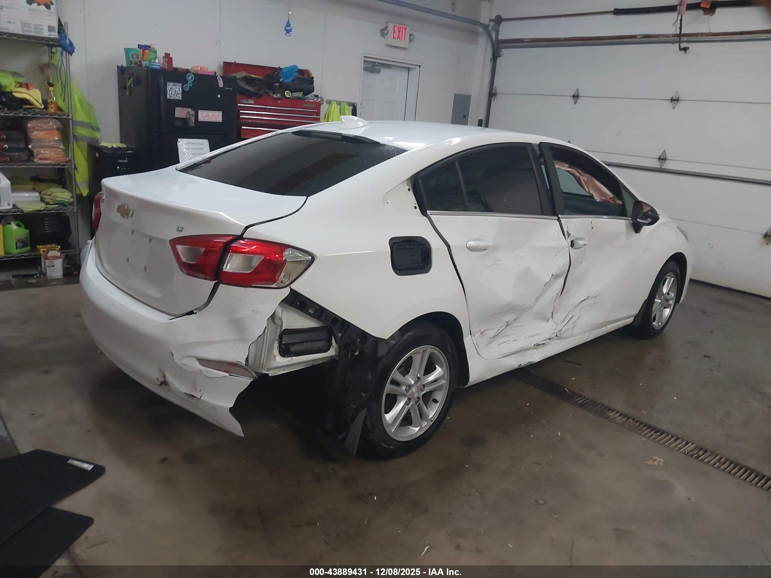 CHEVROLET CRUZE image 4
