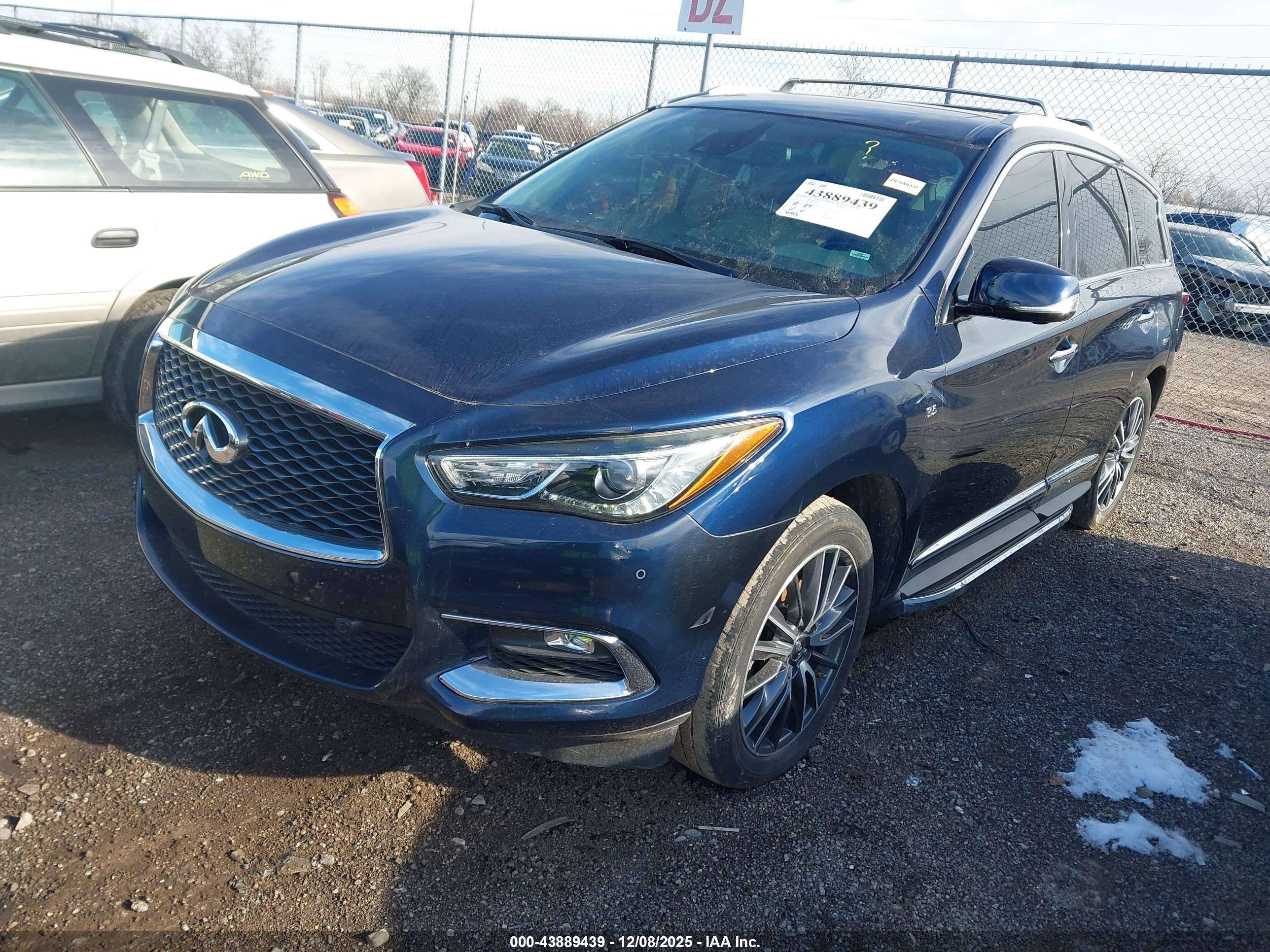INFINITI QX60 image 2