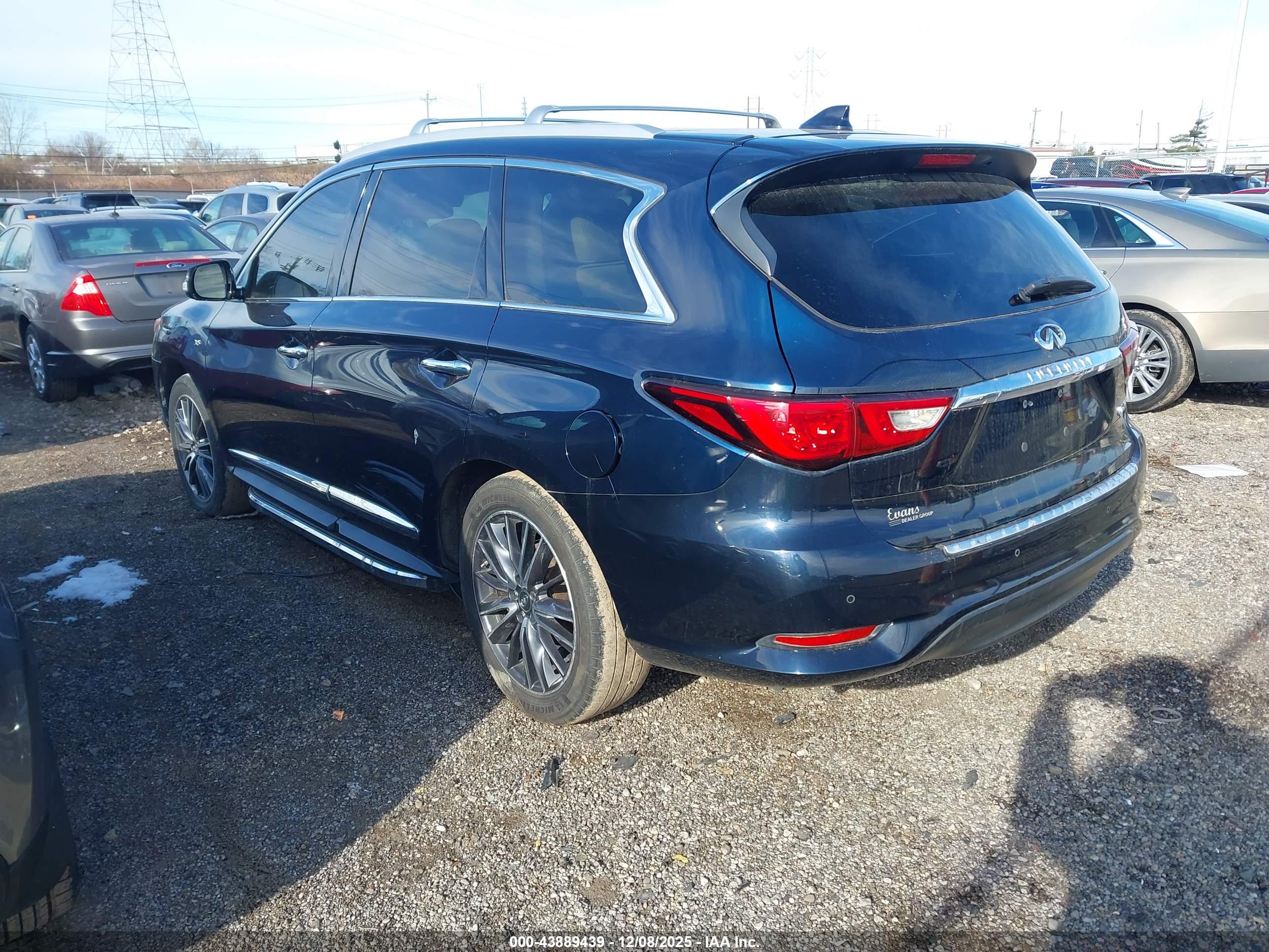 INFINITI QX60 image 3