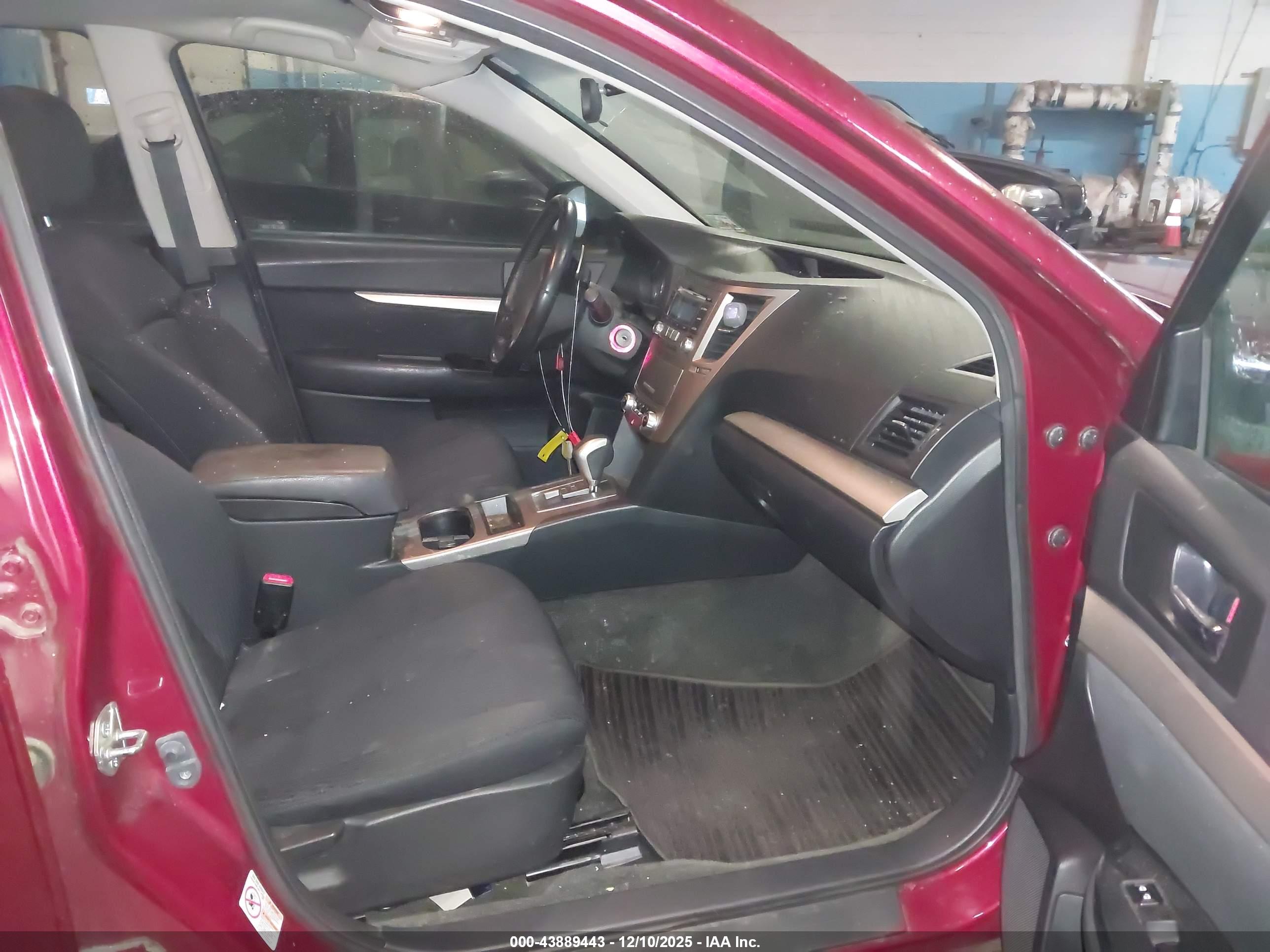 SUBARU LEGACY image 5
