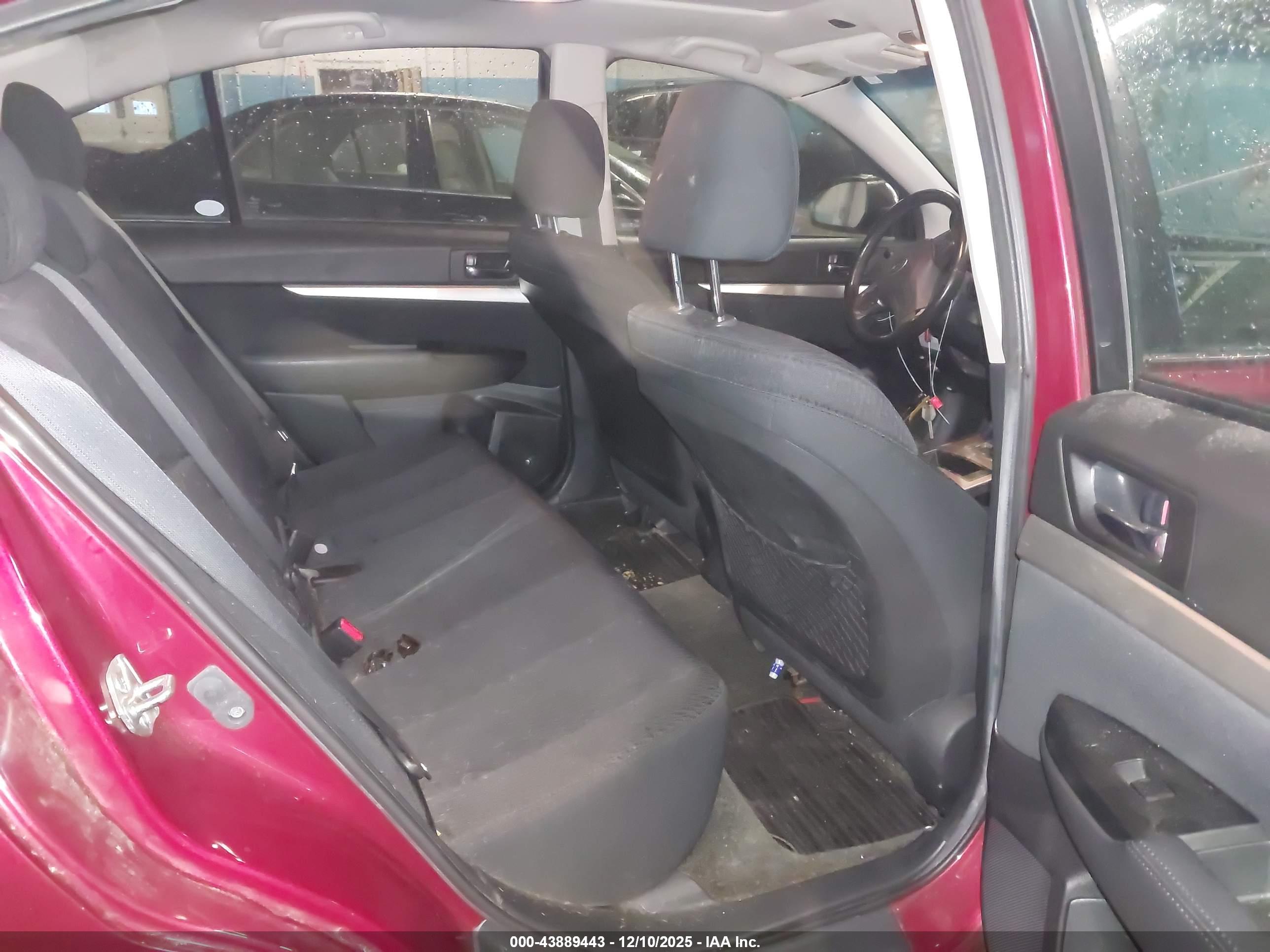 SUBARU LEGACY image 8