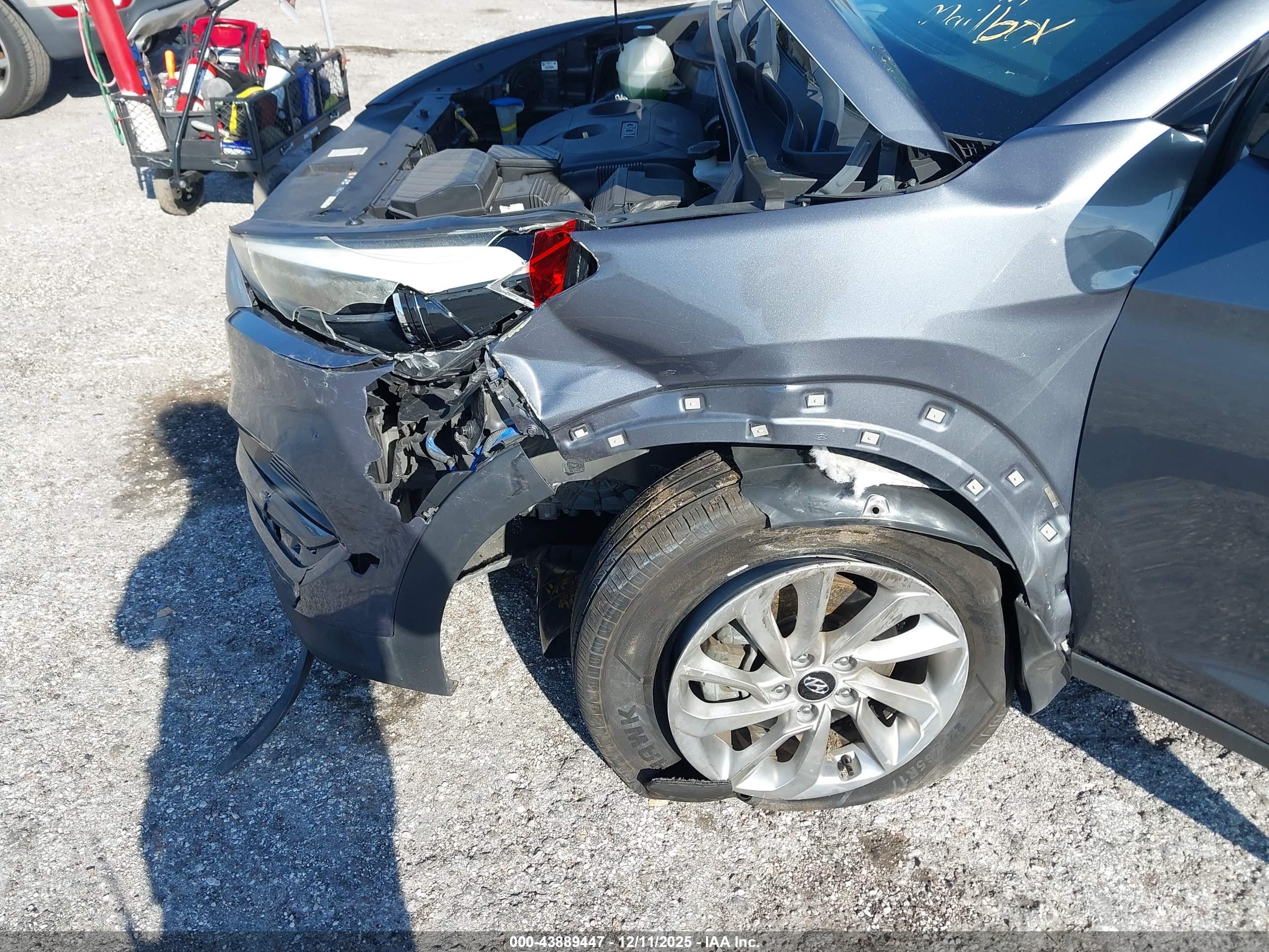 HYUNDAI TUCSON image 6
