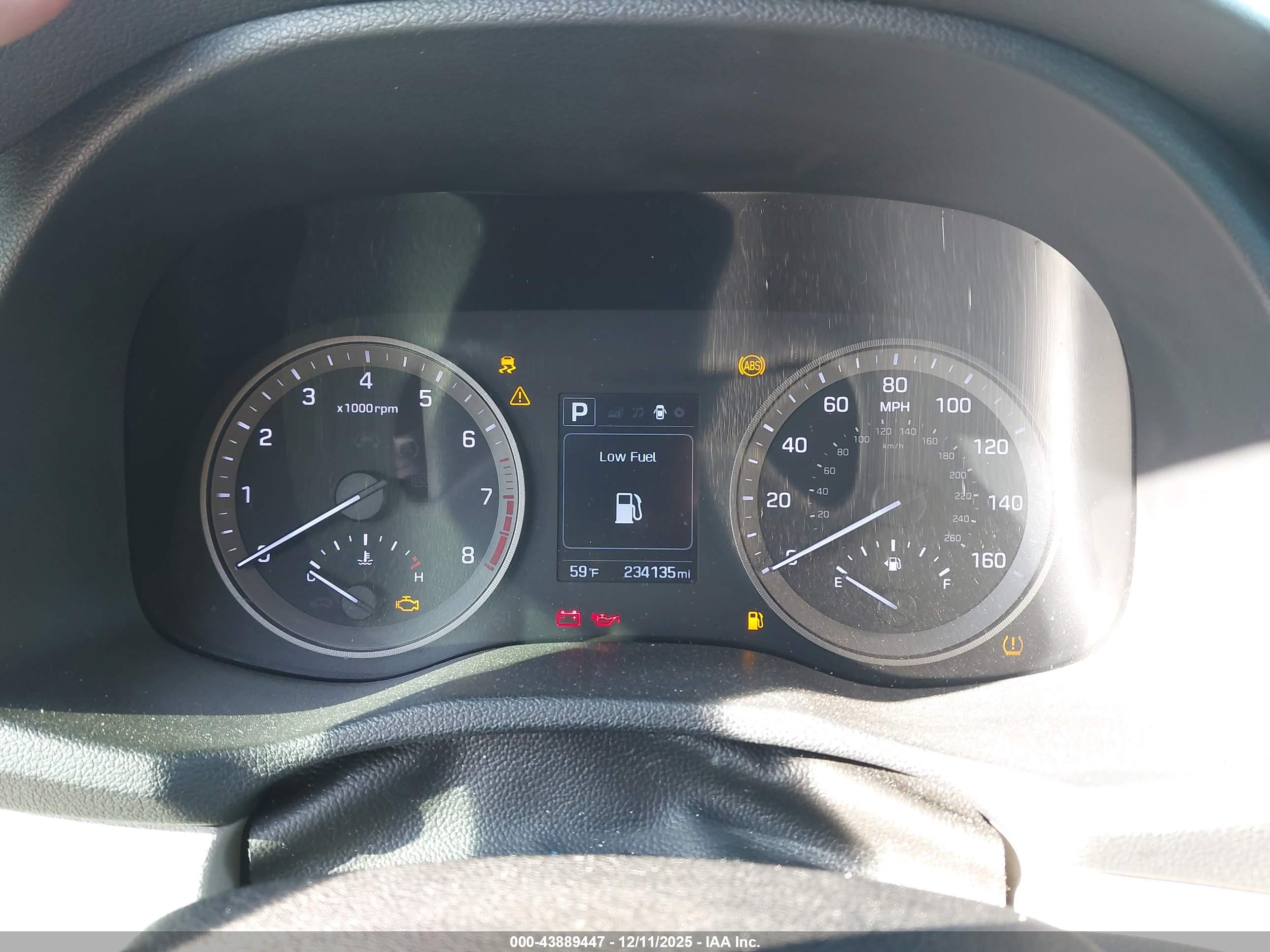 HYUNDAI TUCSON image 7