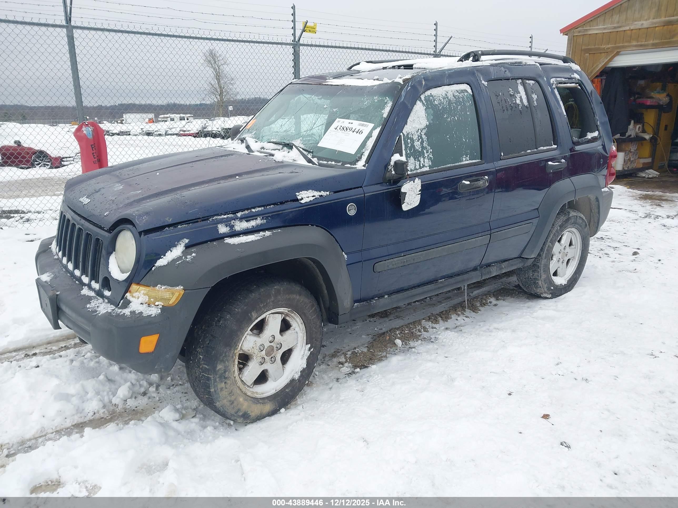 JEEP LIBERTY image 2
