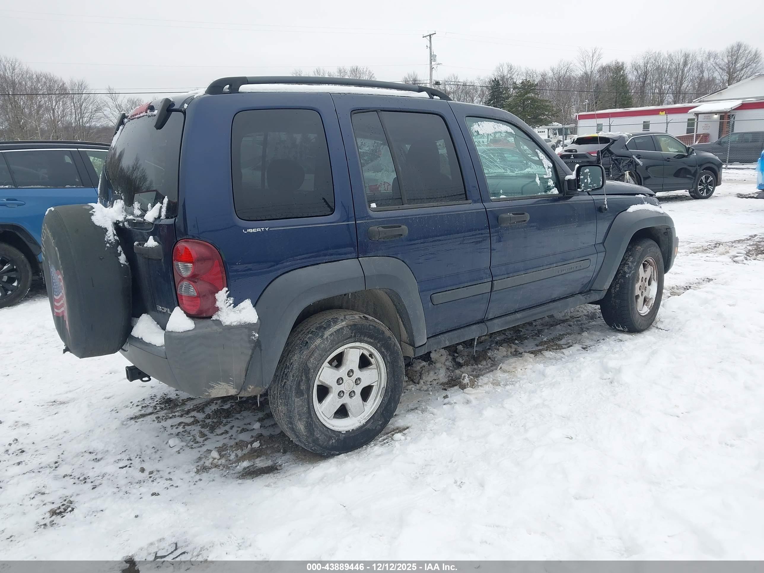 JEEP LIBERTY image 4