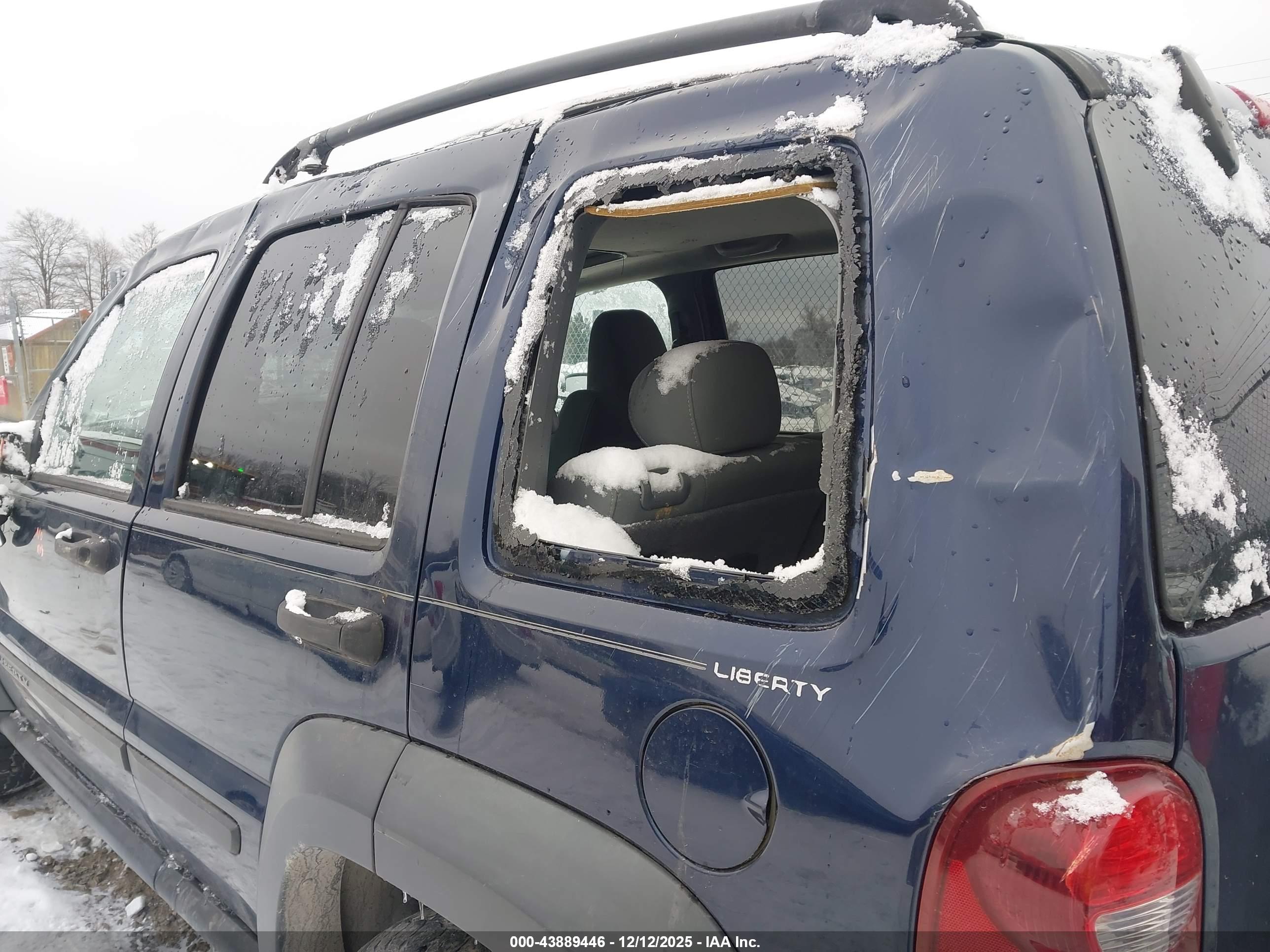 JEEP LIBERTY image 6