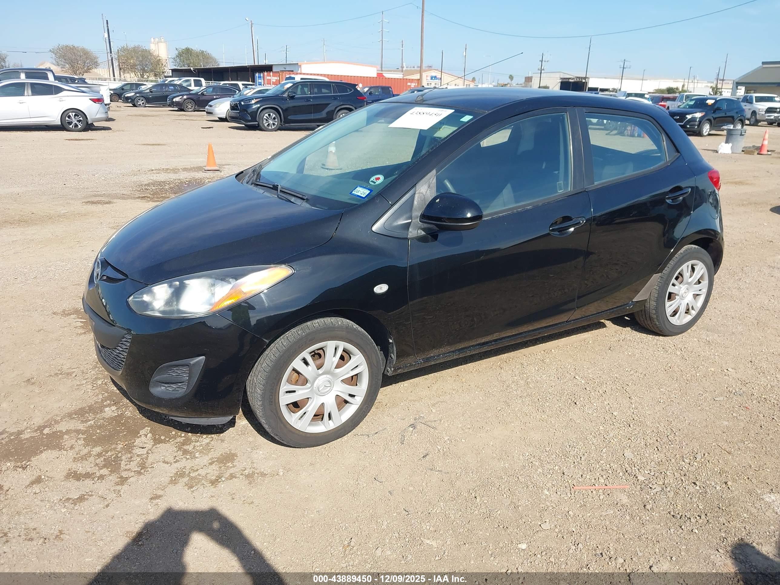 MAZDA MAZDA2 image 2