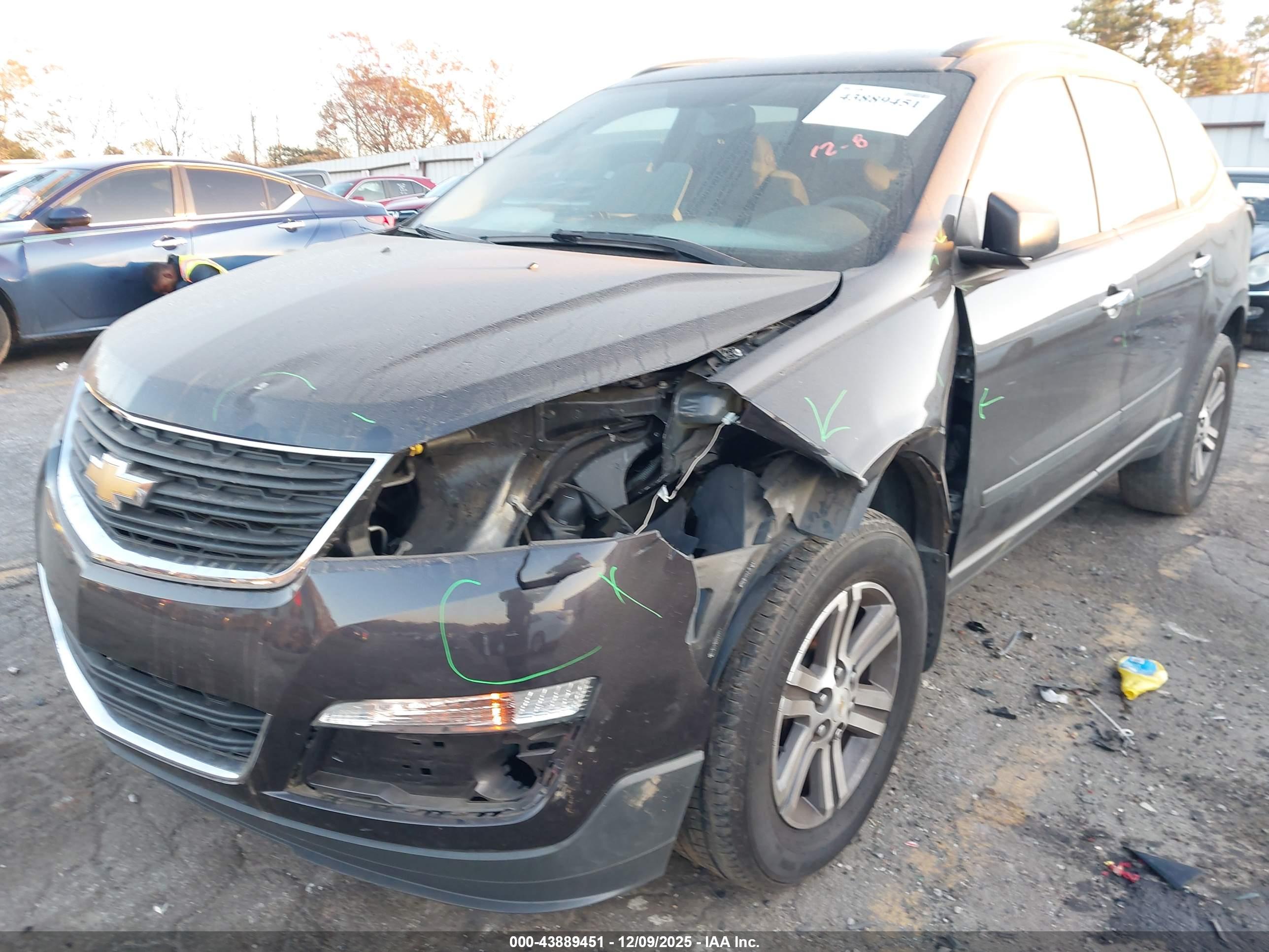 CHEVROLET TRAVERSE image 6