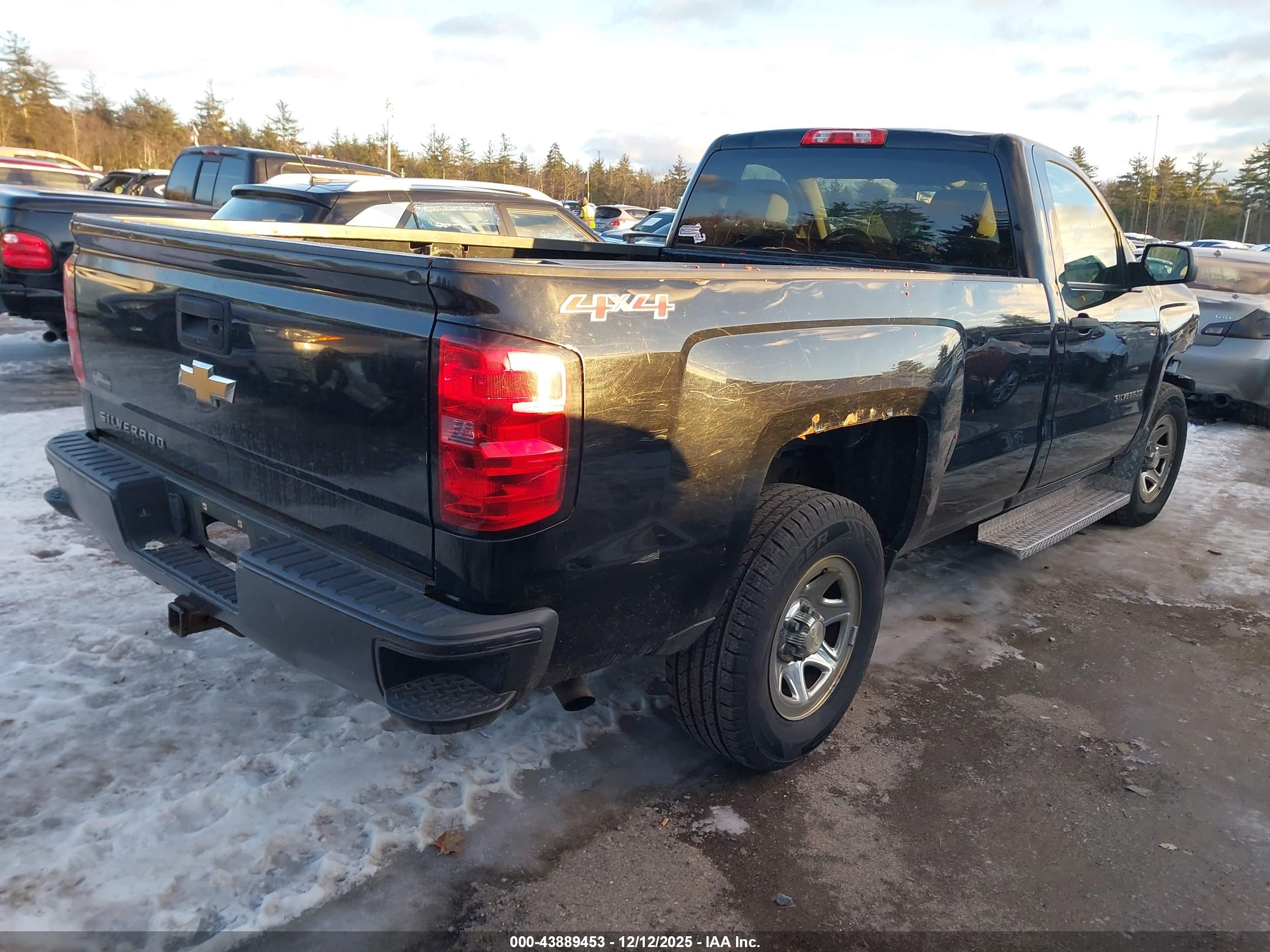 CHEVROLET SILVERADO image 4