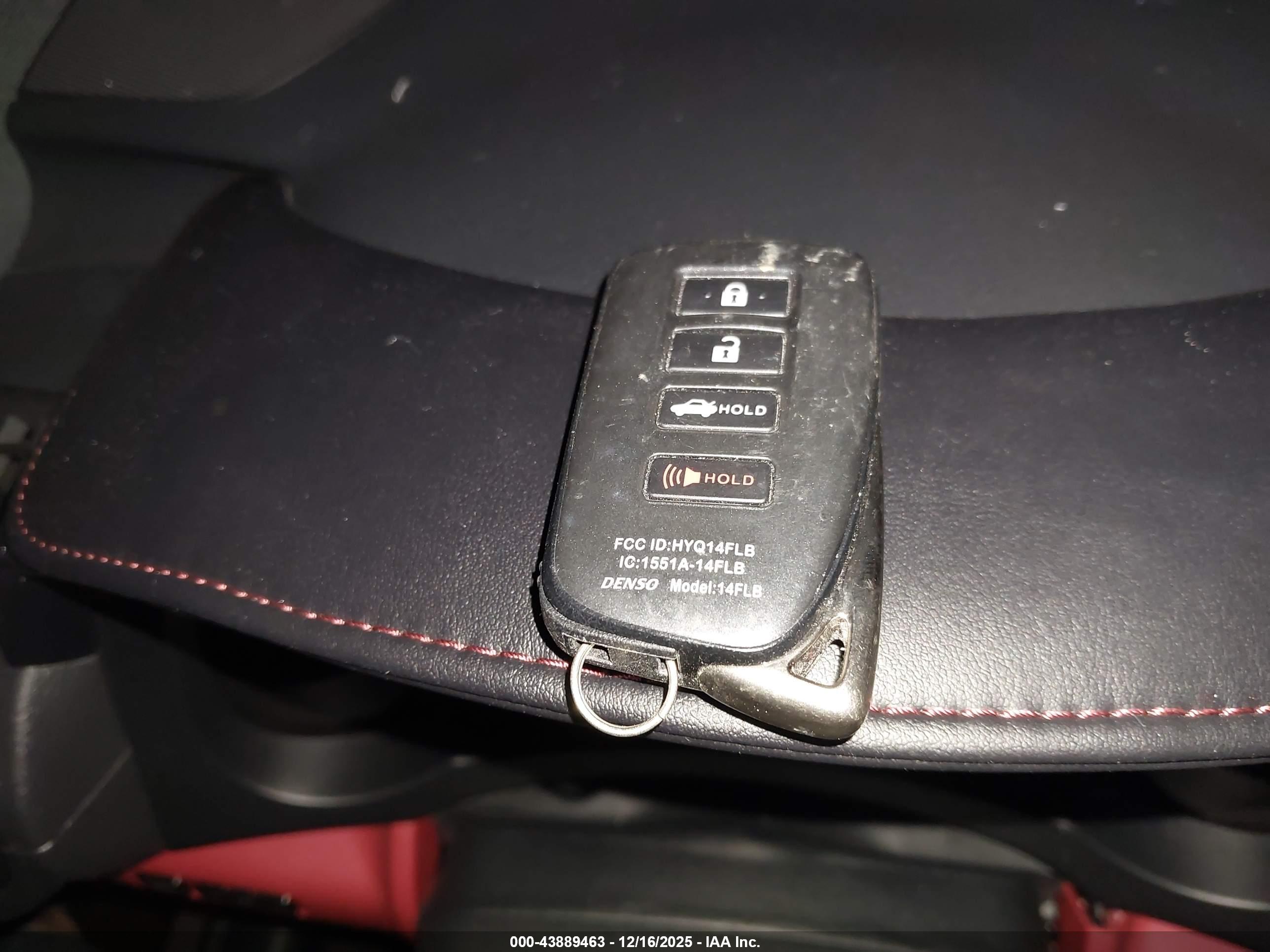 LEXUS IS image 11